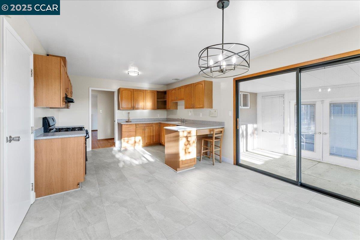 Detail Gallery Image 2 of 26 For 3406 Clearfield Ave, Richmond,  CA 94803 - 3 Beds | 2 Baths