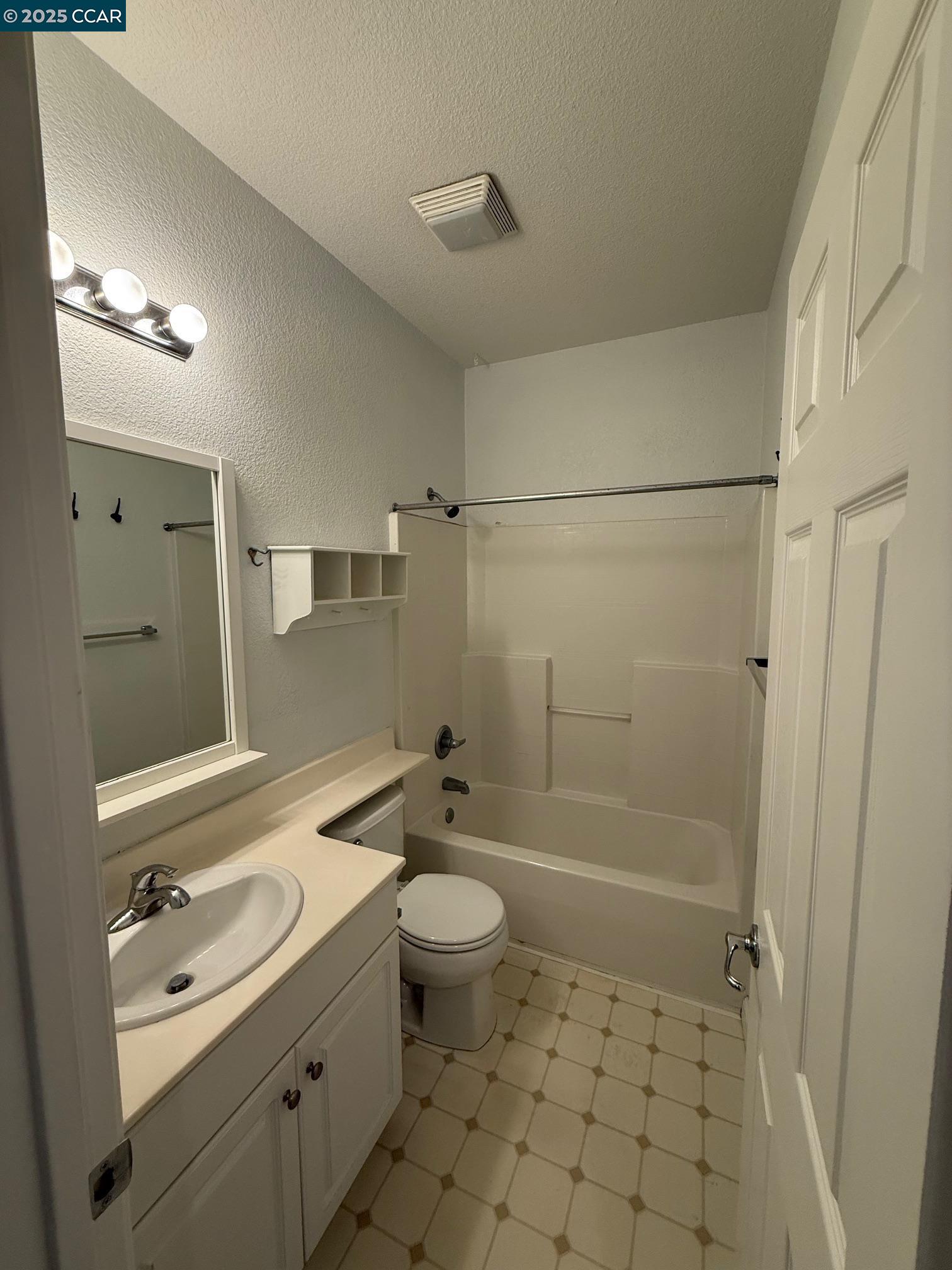 Detail Gallery Image 11 of 14 For 2312 Joree Ln, San Ramon,  CA 94582 - 3 Beds | 2/1 Baths