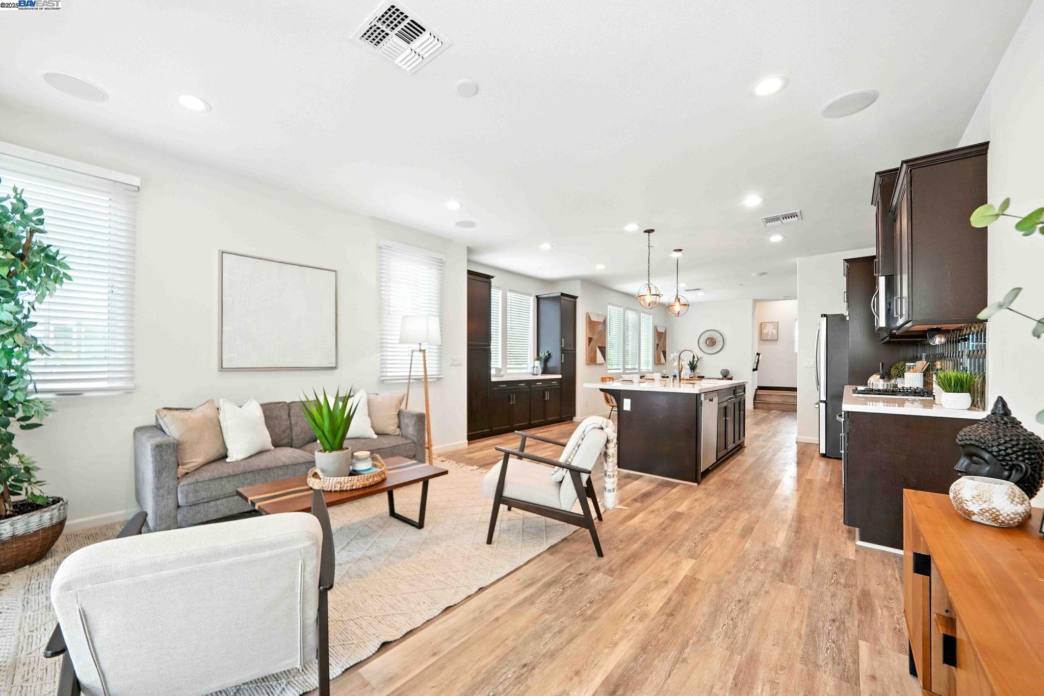 Photo #7: 41104470 Listing: Photo #7