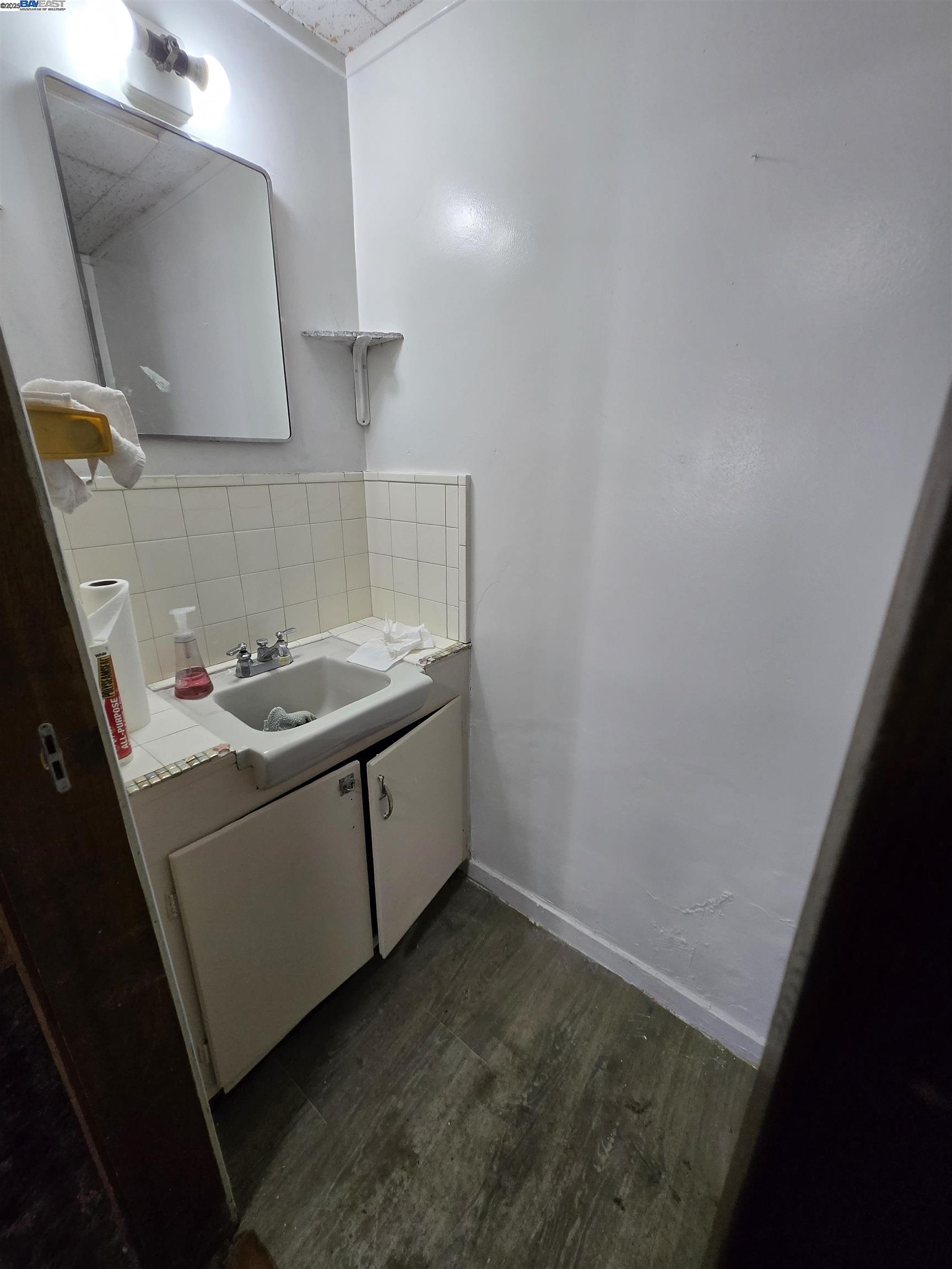 Detail Gallery Image 7 of 7 For , Oakland,  CA 94602 - – Beds | – Baths