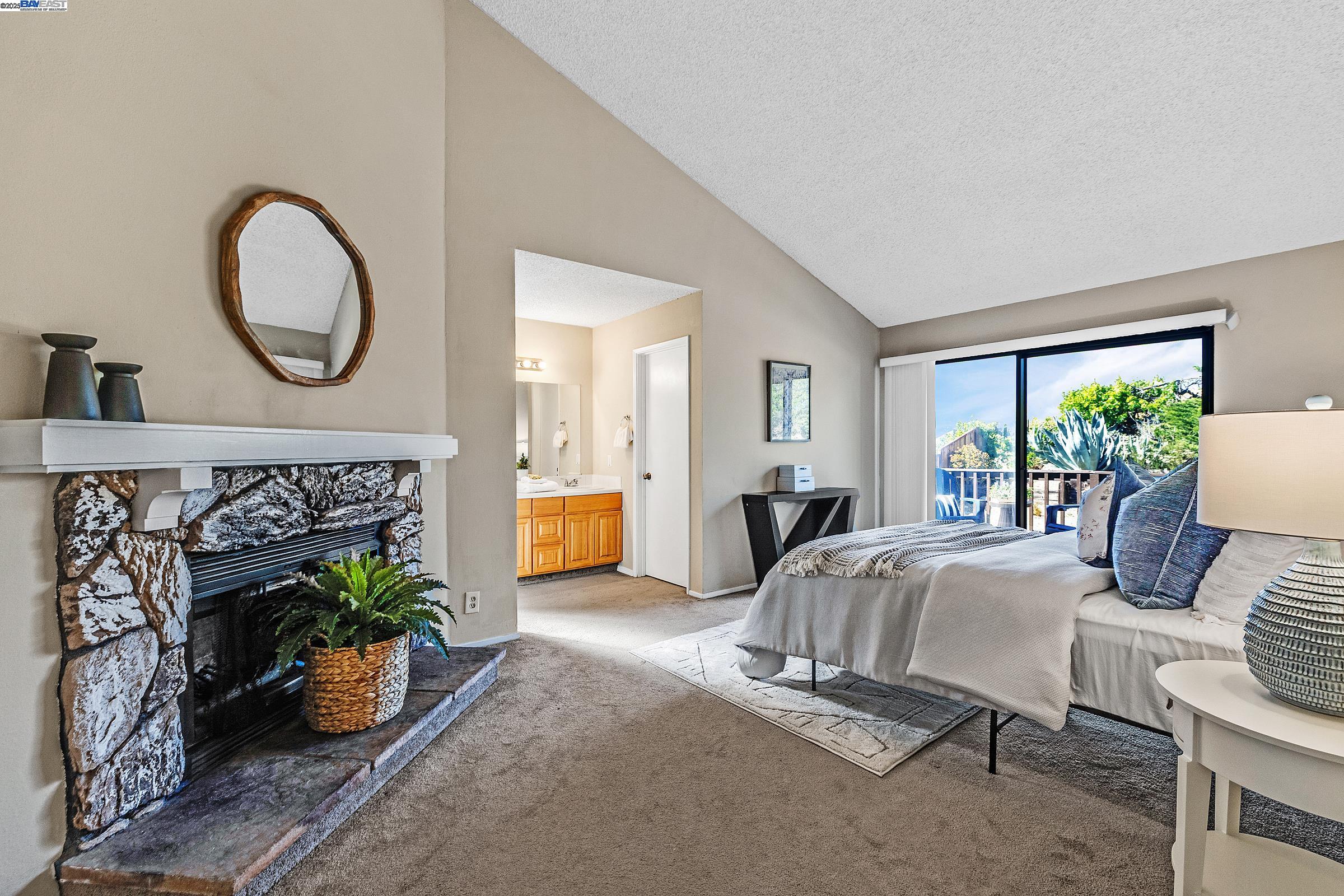 Detail Gallery Image 14 of 27 For 2555 Pine St, Martinez,  CA 94553 - 4 Beds | 2 Baths