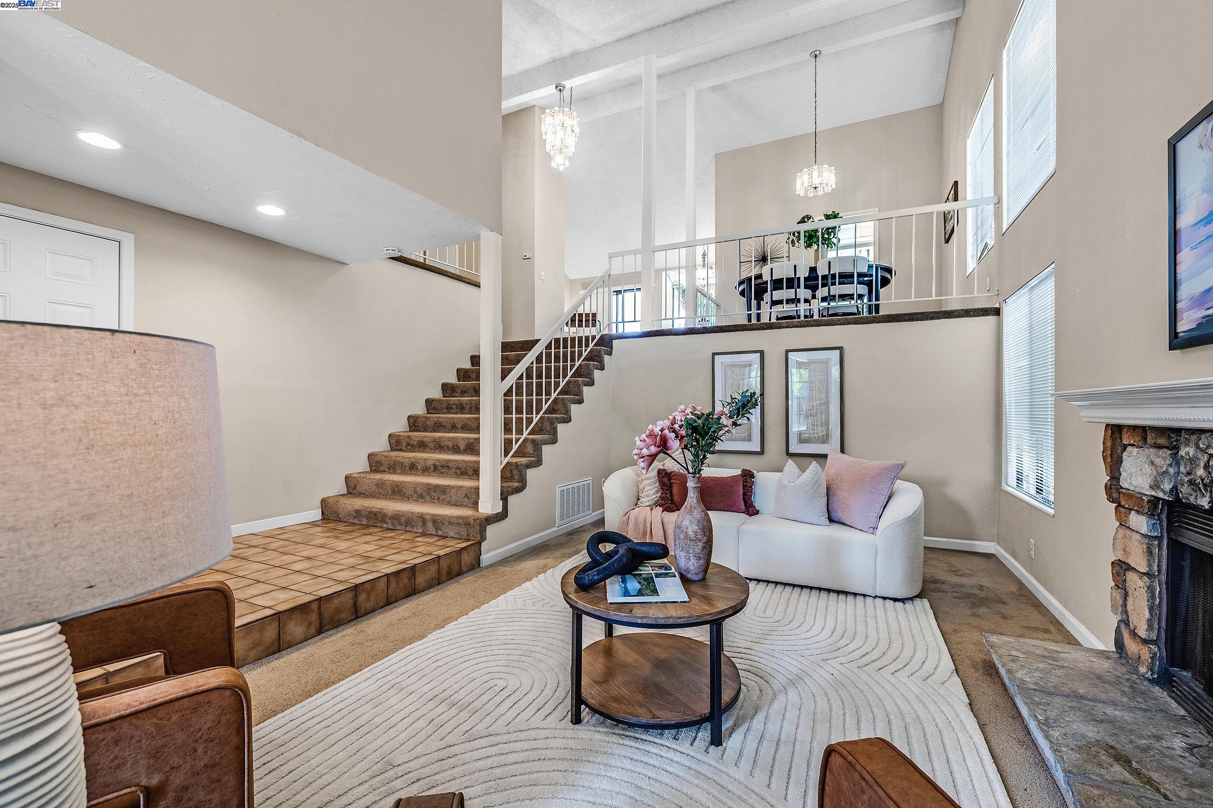 Detail Gallery Image 3 of 27 For 2555 Pine St, Martinez,  CA 94553 - 4 Beds | 2 Baths