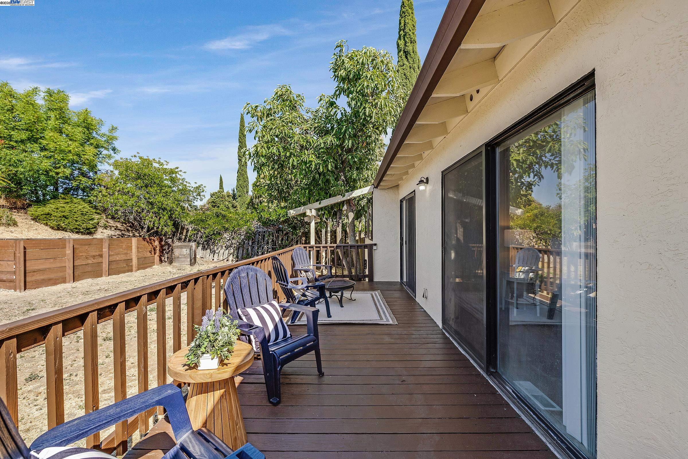 Detail Gallery Image 26 of 27 For 2555 Pine St, Martinez,  CA 94553 - 4 Beds | 2 Baths