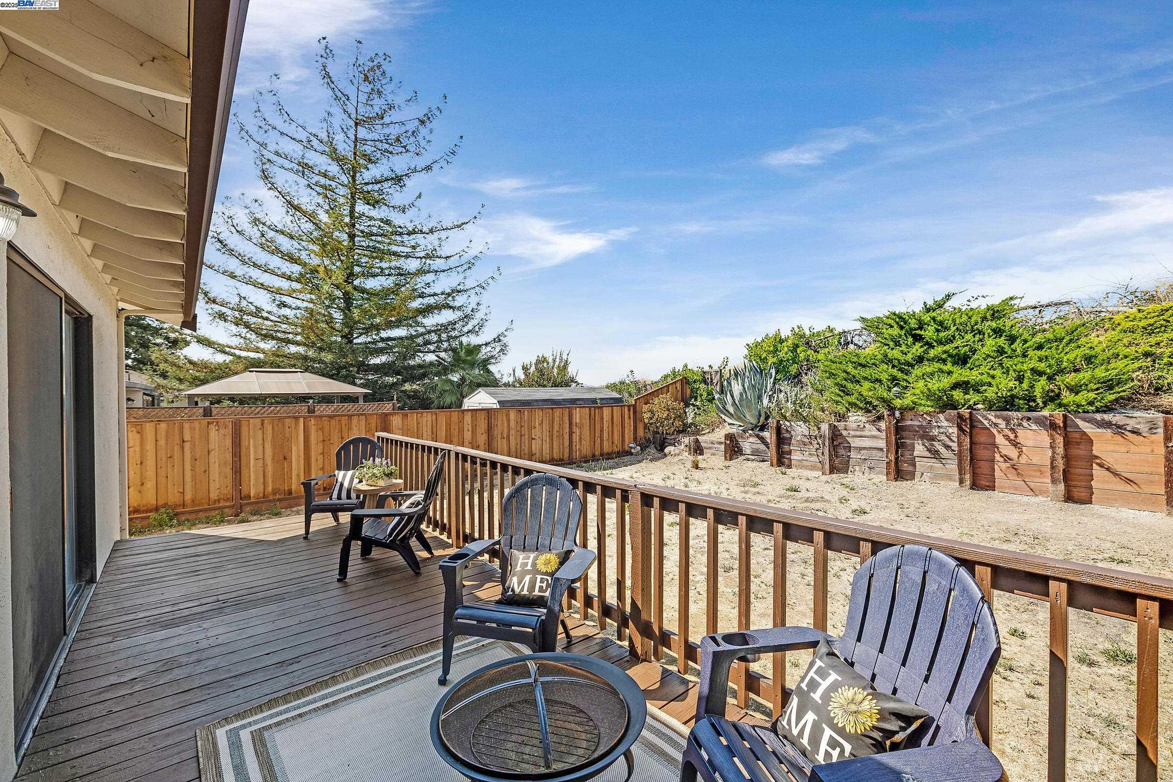 Detail Gallery Image 27 of 27 For 2555 Pine St, Martinez,  CA 94553 - 4 Beds | 2 Baths