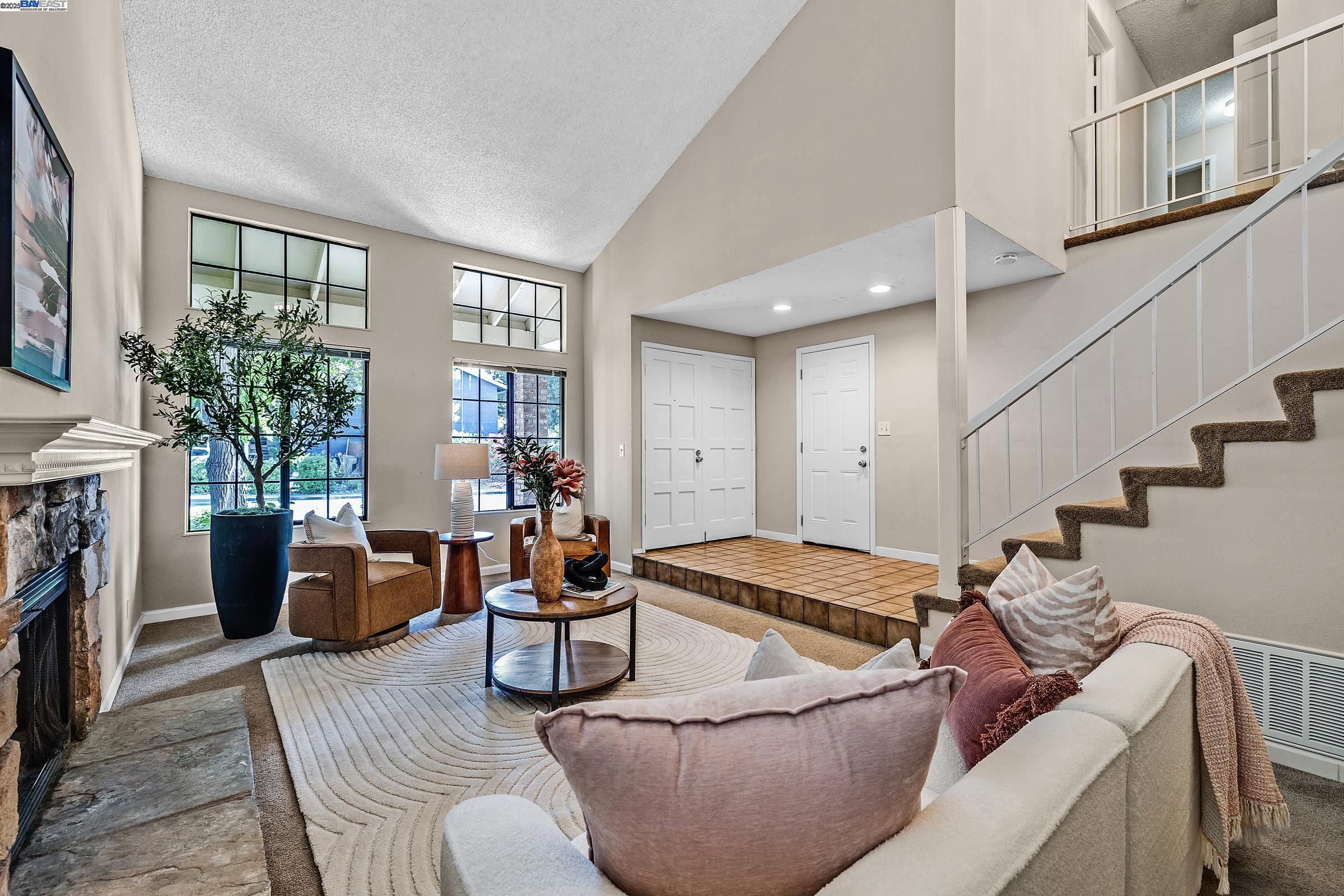 Detail Gallery Image 4 of 27 For 2555 Pine St, Martinez,  CA 94553 - 4 Beds | 2 Baths