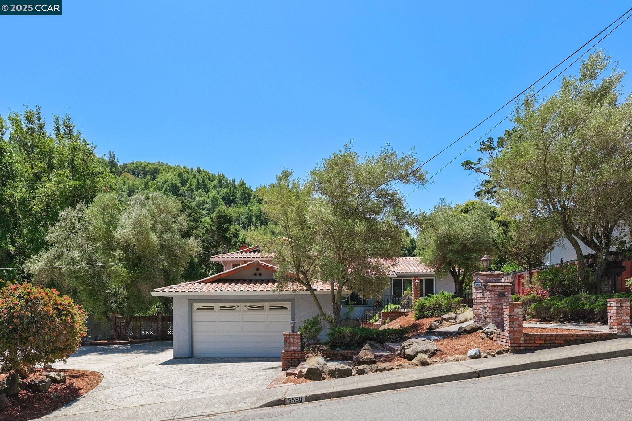 Detail Gallery Image 1 of 1 For 5550 Cold Water Drive, Castro Valley,  CA 94552 - 5 Beds | 3/1 Baths