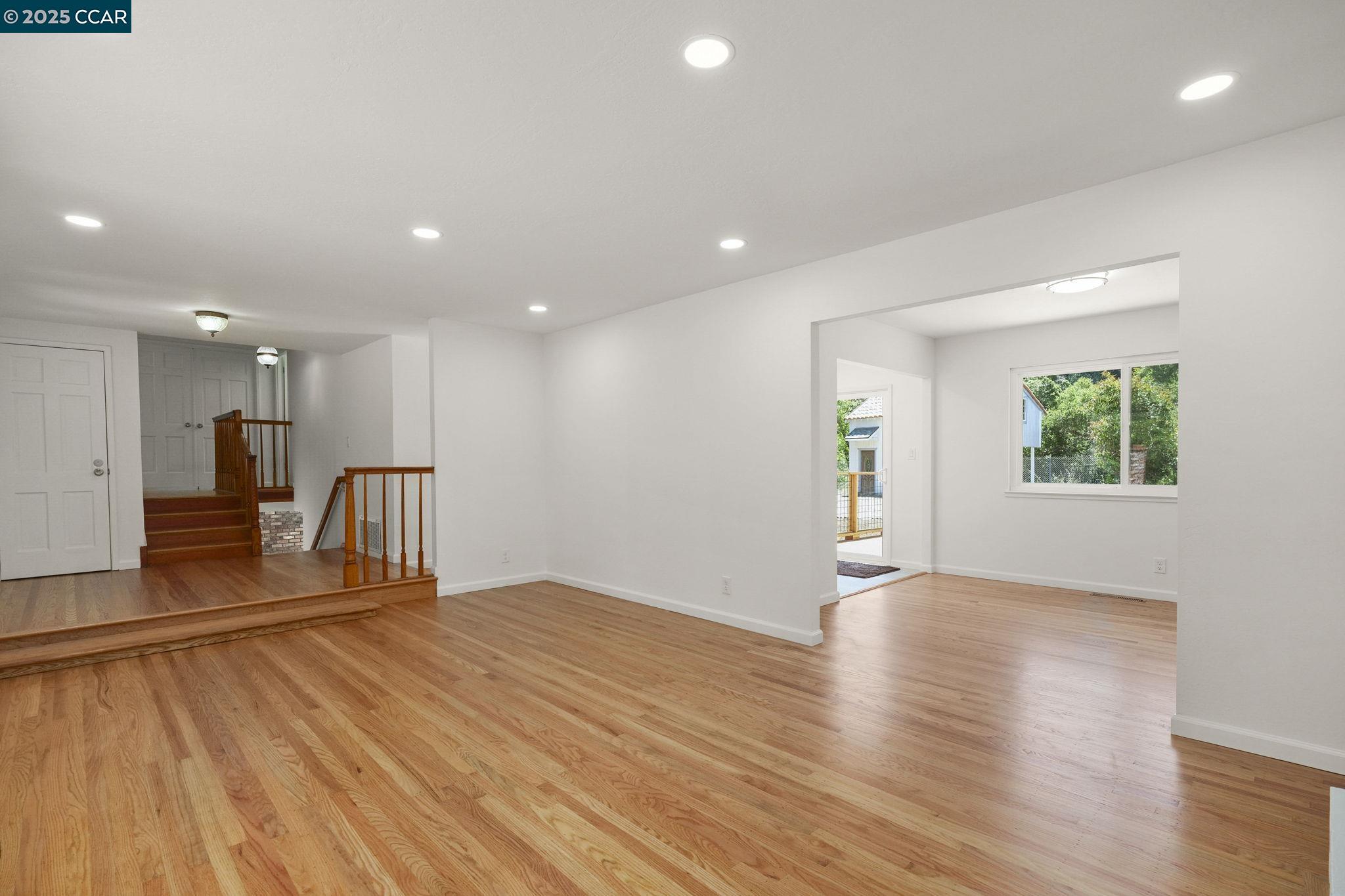 Detail Gallery Image 11 of 41 For 5550 Cold Water Drive, Castro Valley,  CA 94552 - 5 Beds | 3/1 Baths