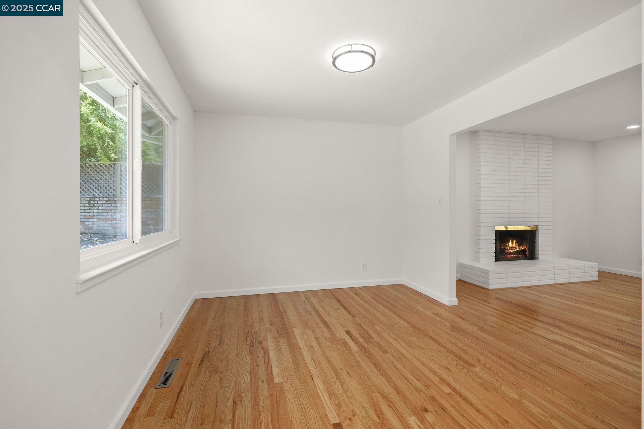 Detail Gallery Image 13 of 41 For 5550 Cold Water Drive, Castro Valley,  CA 94552 - 5 Beds | 3/1 Baths