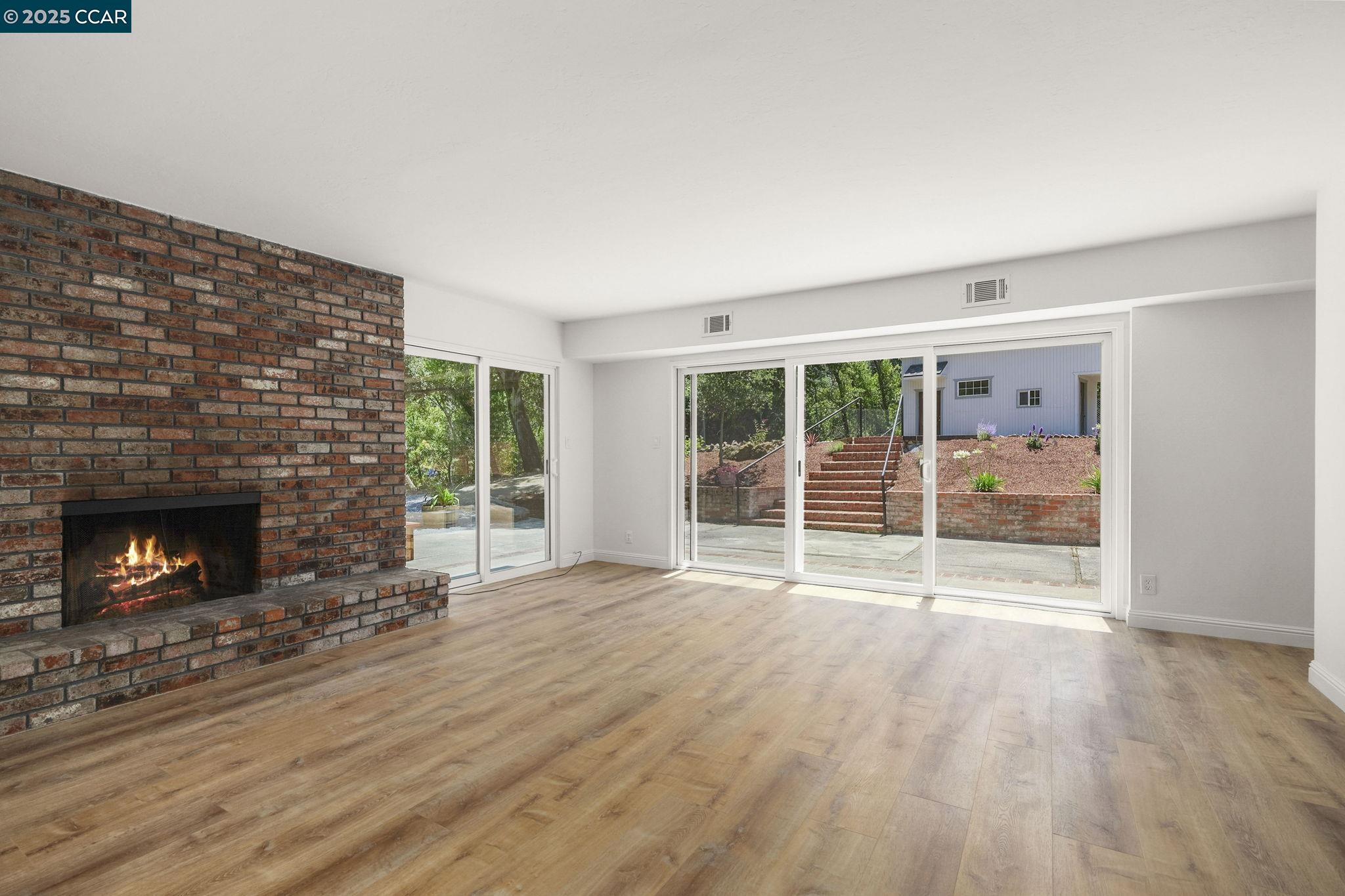 Detail Gallery Image 18 of 41 For 5550 Cold Water Drive, Castro Valley,  CA 94552 - 5 Beds | 3/1 Baths