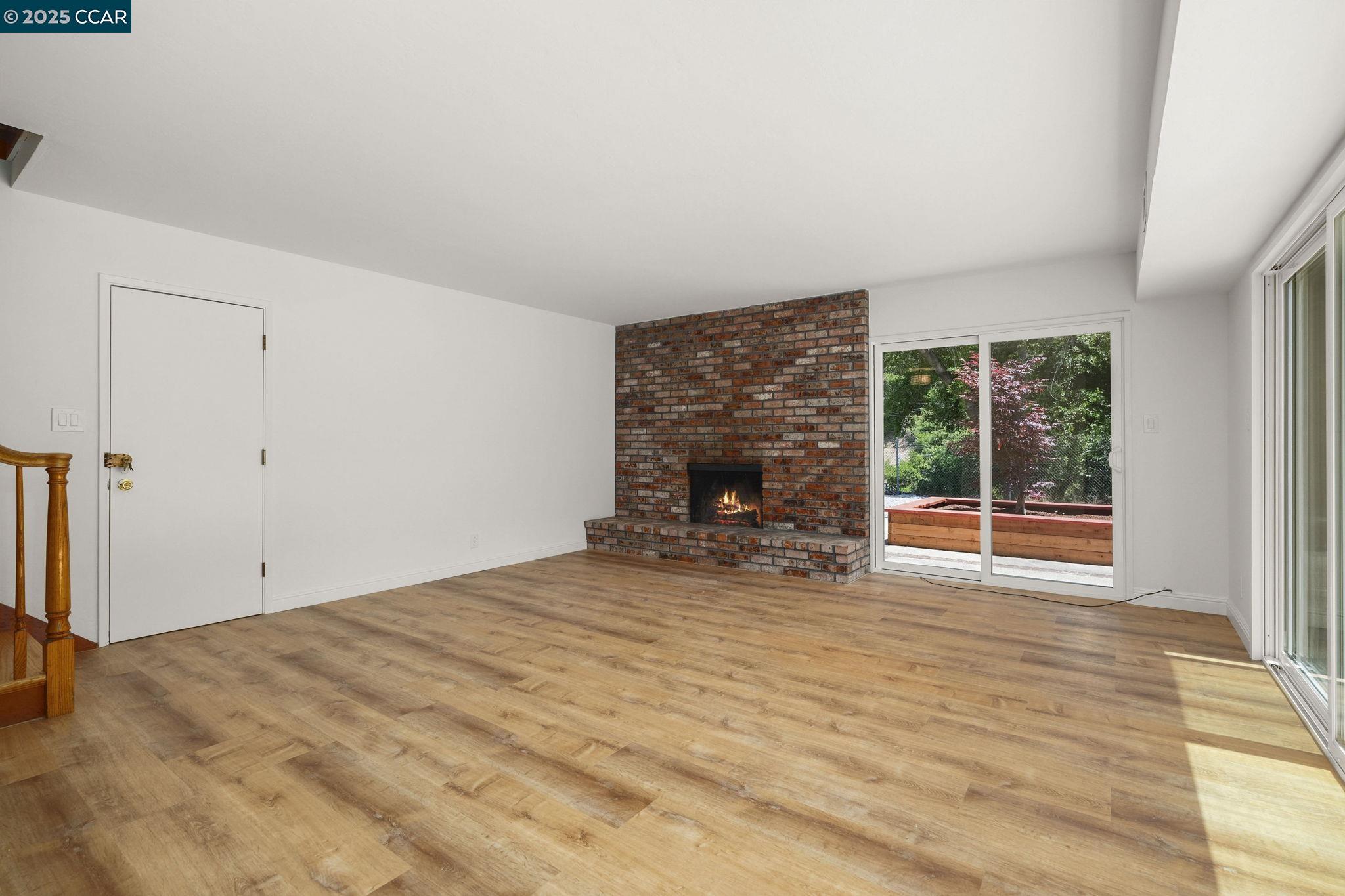 Detail Gallery Image 19 of 41 For 5550 Cold Water Drive, Castro Valley,  CA 94552 - 5 Beds | 3/1 Baths