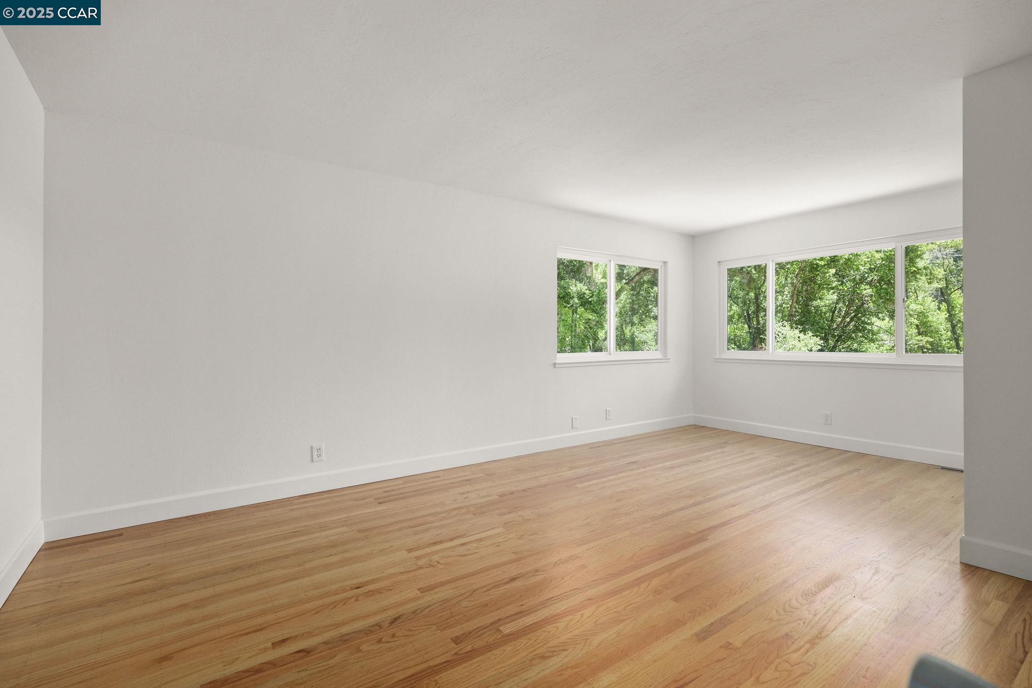 Detail Gallery Image 23 of 41 For 5550 Cold Water Drive, Castro Valley,  CA 94552 - 5 Beds | 3/1 Baths