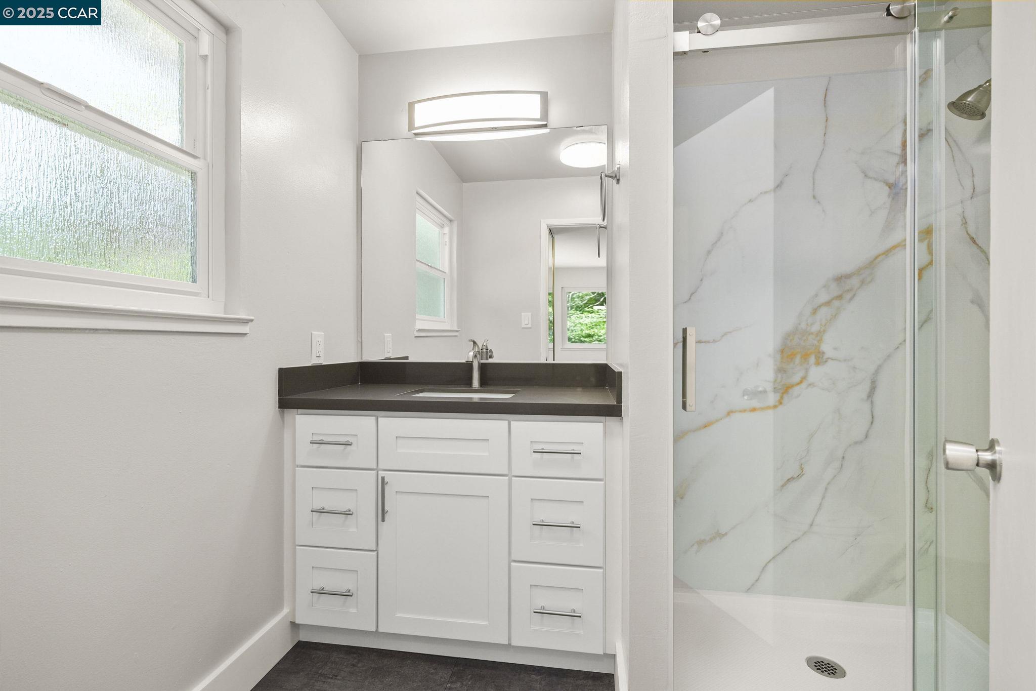 Detail Gallery Image 25 of 41 For 5550 Cold Water Drive, Castro Valley,  CA 94552 - 5 Beds | 3/1 Baths