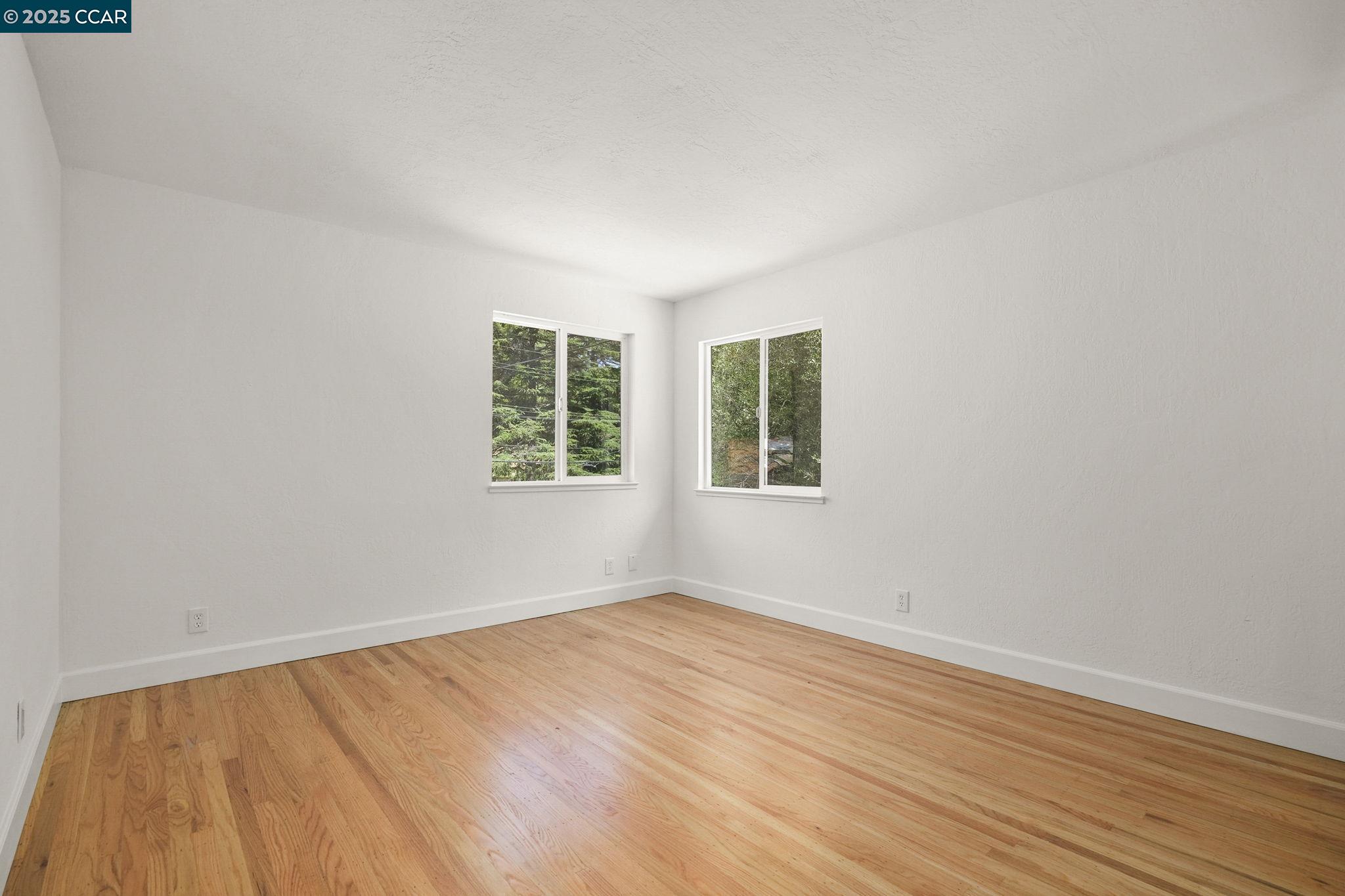 Detail Gallery Image 26 of 41 For 5550 Cold Water Drive, Castro Valley,  CA 94552 - 5 Beds | 3/1 Baths
