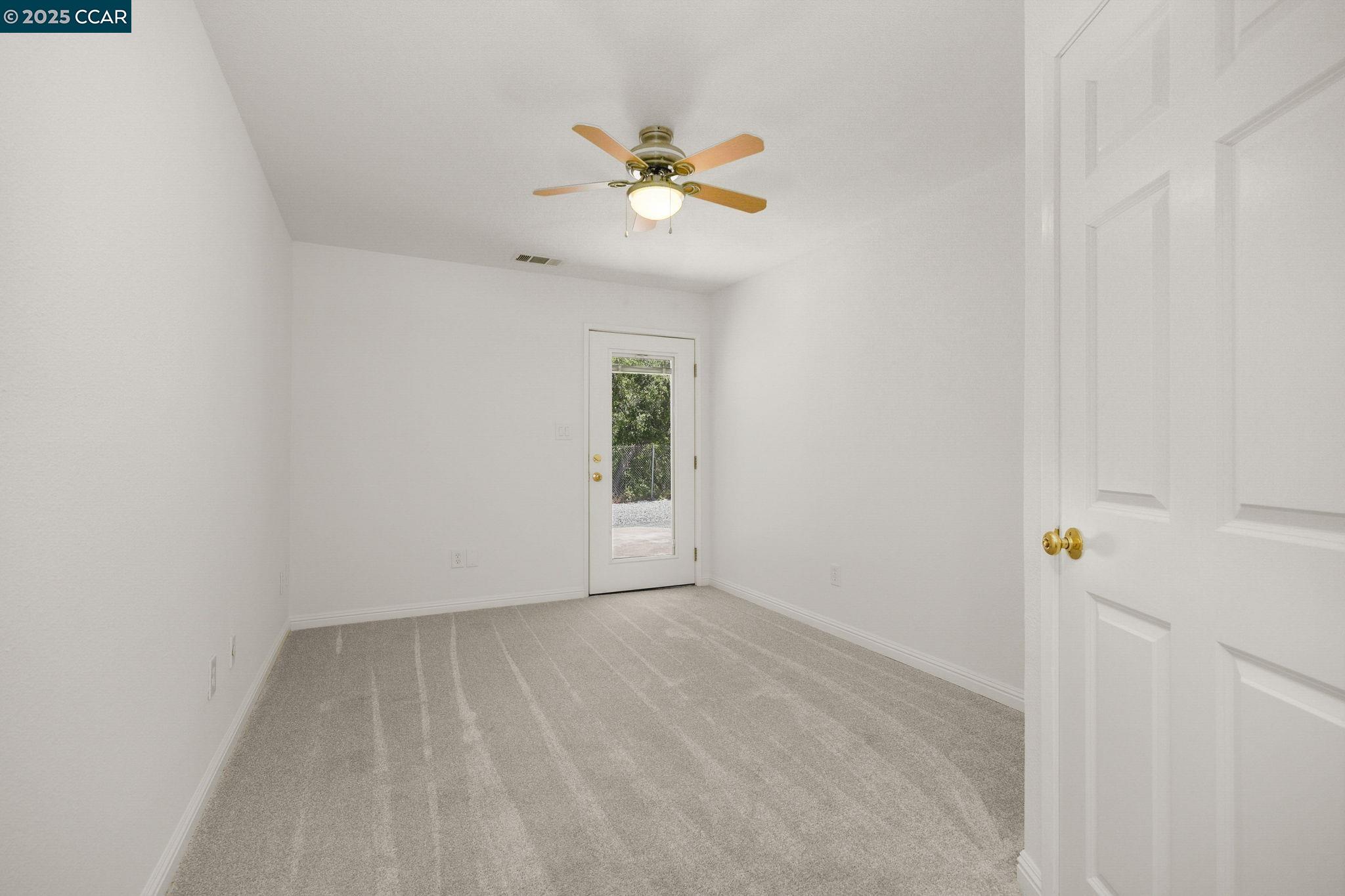 Detail Gallery Image 30 of 41 For 5550 Cold Water Drive, Castro Valley,  CA 94552 - 5 Beds | 3/1 Baths