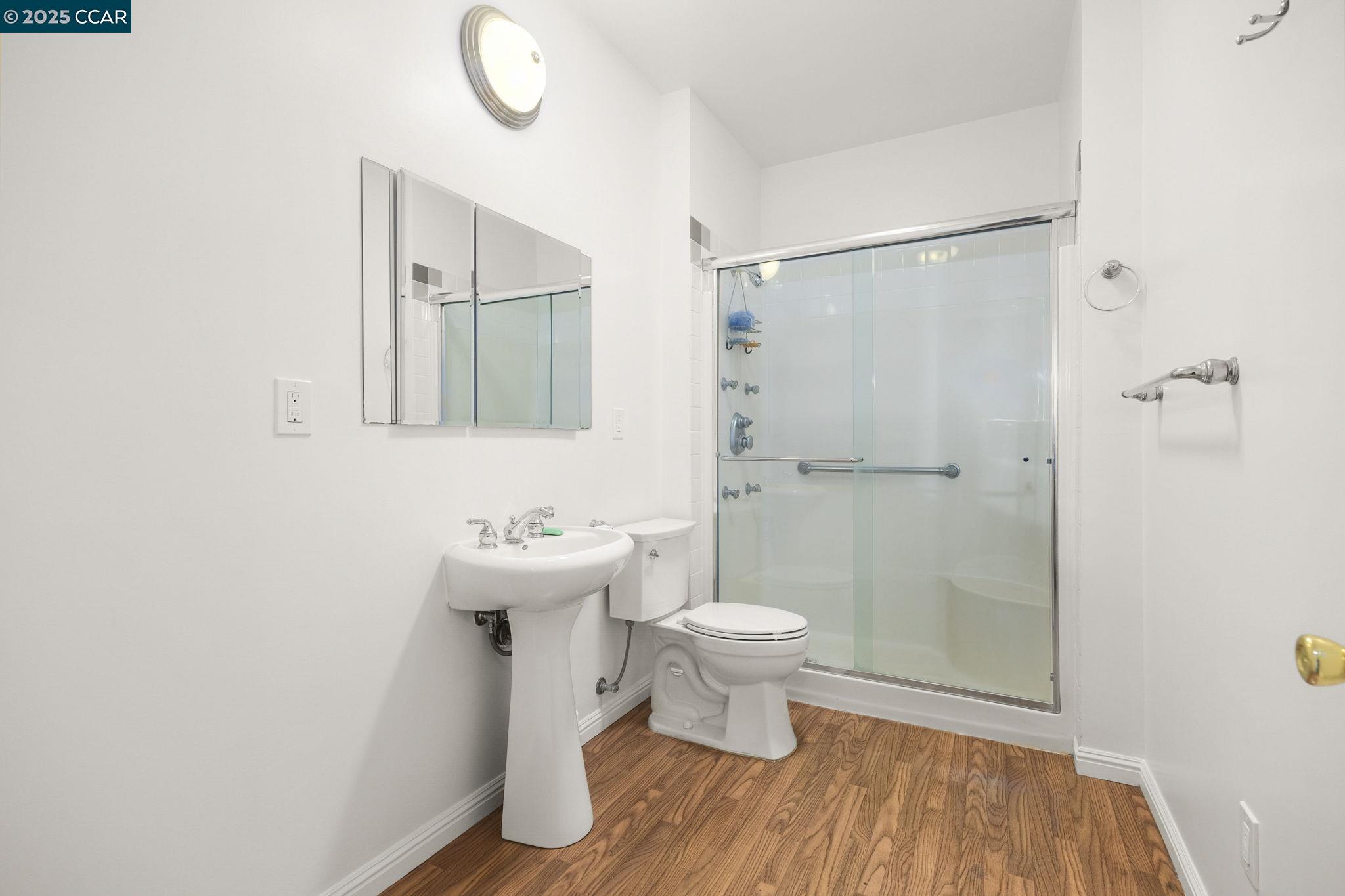 Detail Gallery Image 33 of 41 For 5550 Cold Water Drive, Castro Valley,  CA 94552 - 5 Beds | 3/1 Baths