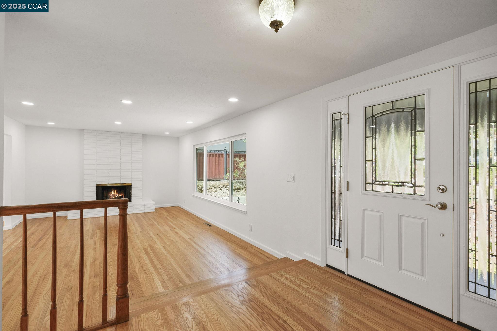 Detail Gallery Image 8 of 41 For 5550 Cold Water Drive, Castro Valley,  CA 94552 - 5 Beds | 3/1 Baths