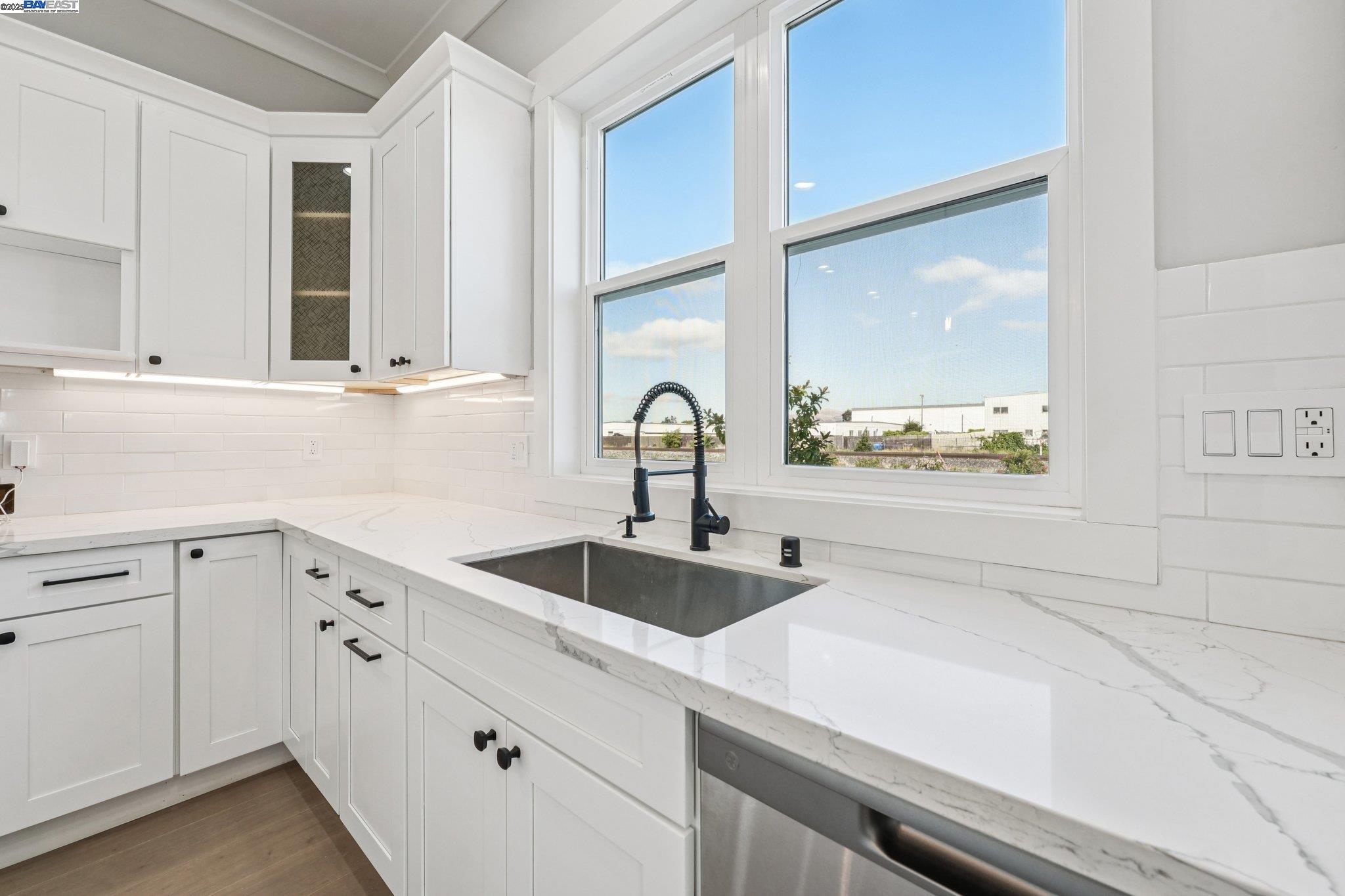 Detail Gallery Image 14 of 24 For 37282 Magnolia St, Newark,  CA 94560 - 4 Beds | 4/1 Baths