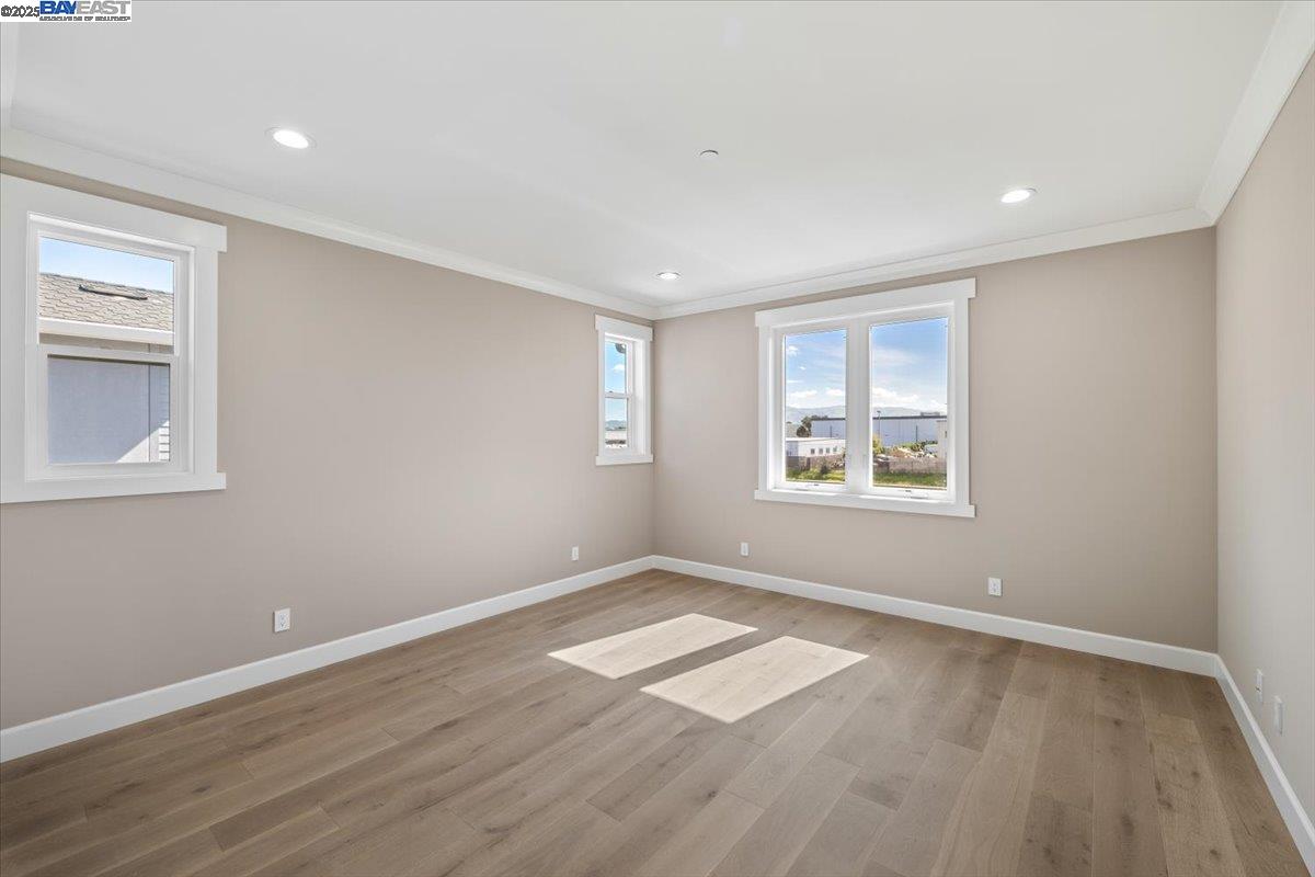 Detail Gallery Image 9 of 17 For 37282 Magnolia St, Newark,  CA 94560 - 4 Beds | 4/1 Baths