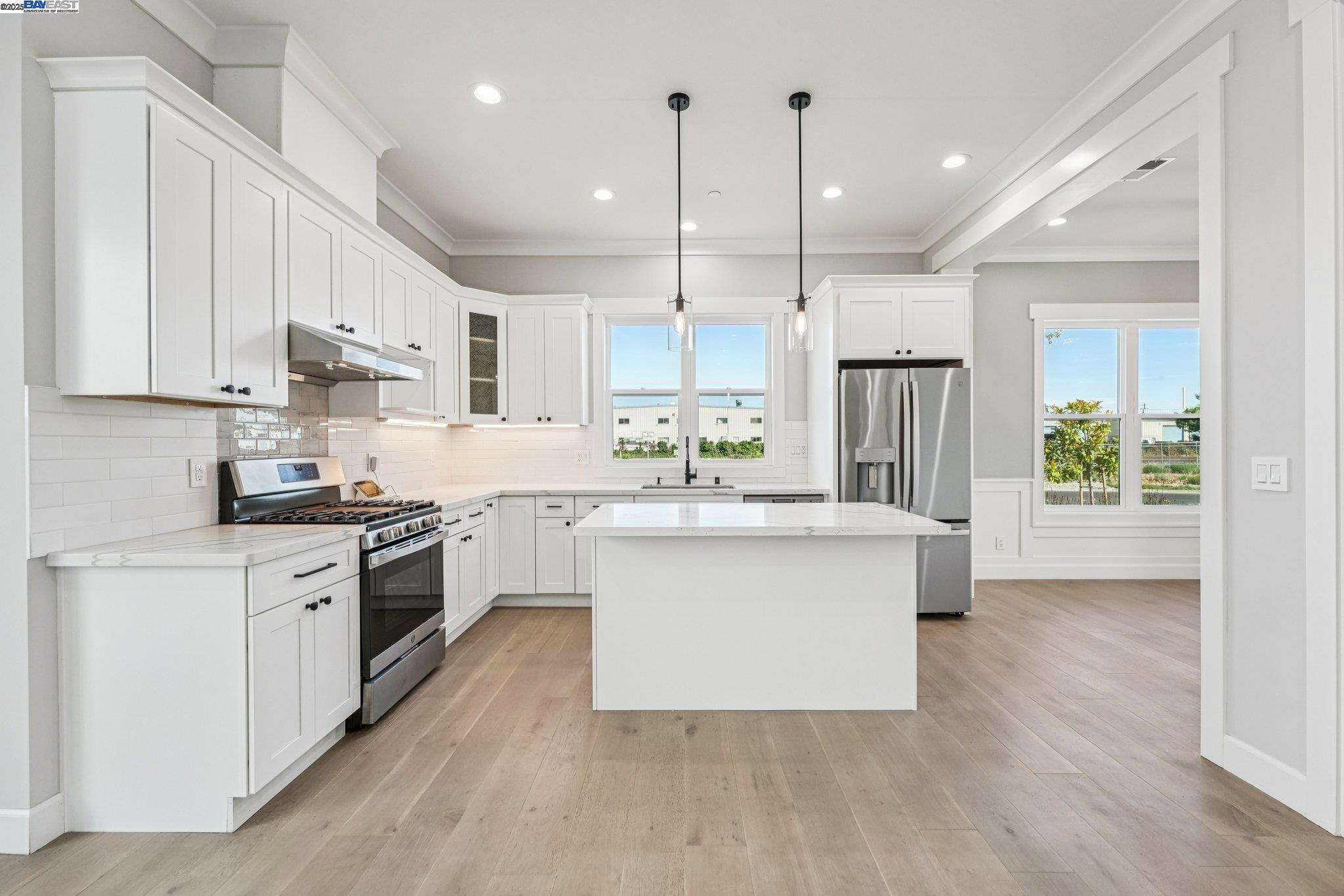 Detail Gallery Image 10 of 24 For 37282 Magnolia St, Newark,  CA 94560 - 4 Beds | 4/1 Baths
