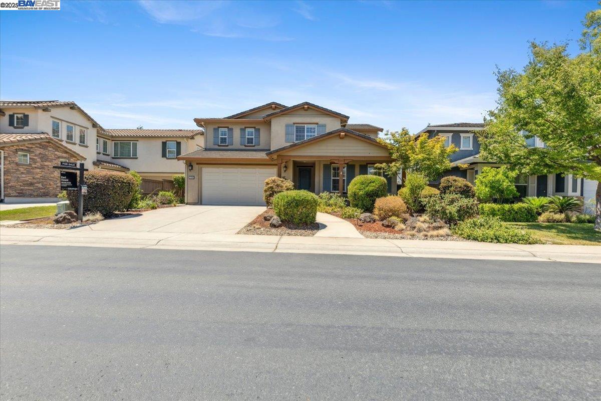 Detail Gallery Image 2 of 51 For 2114 Ranch View Dr, Rocklin,  CA 95765 - 5 Beds | 3 Baths