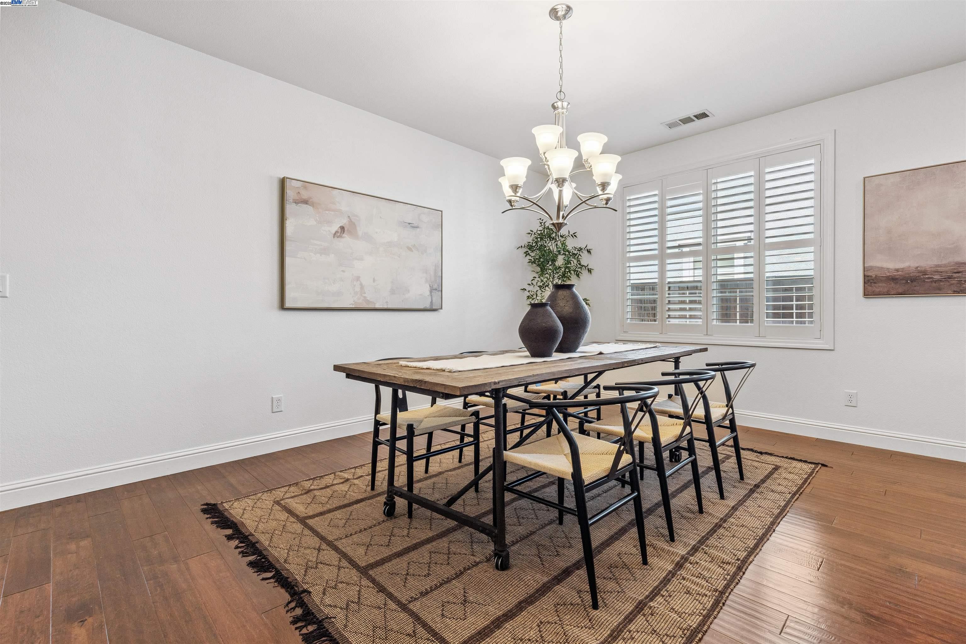 Detail Gallery Image 8 of 51 For 2114 Ranch View Dr, Rocklin,  CA 95765 - 5 Beds | 3 Baths