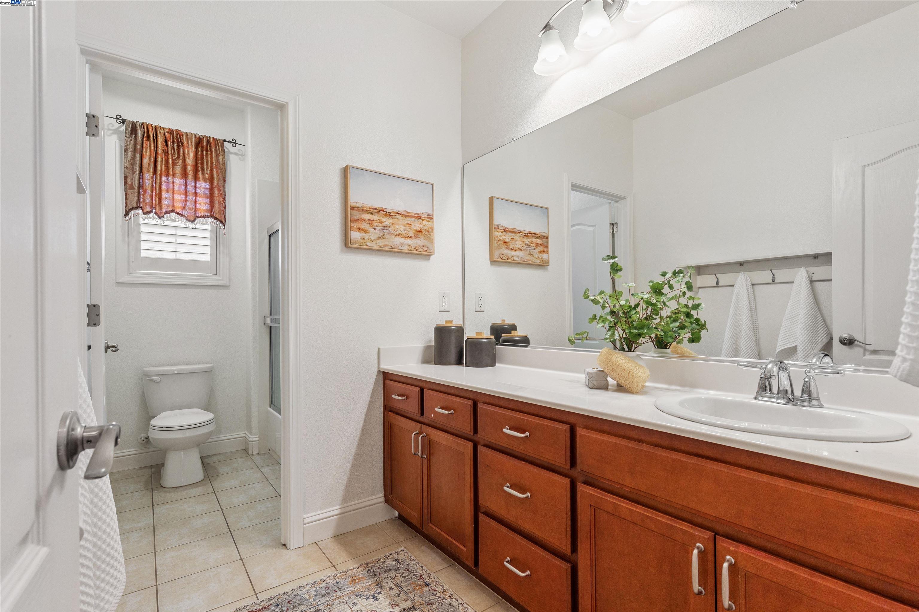 Detail Gallery Image 28 of 51 For 2114 Ranch View Dr, Rocklin,  CA 95765 - 5 Beds | 3 Baths