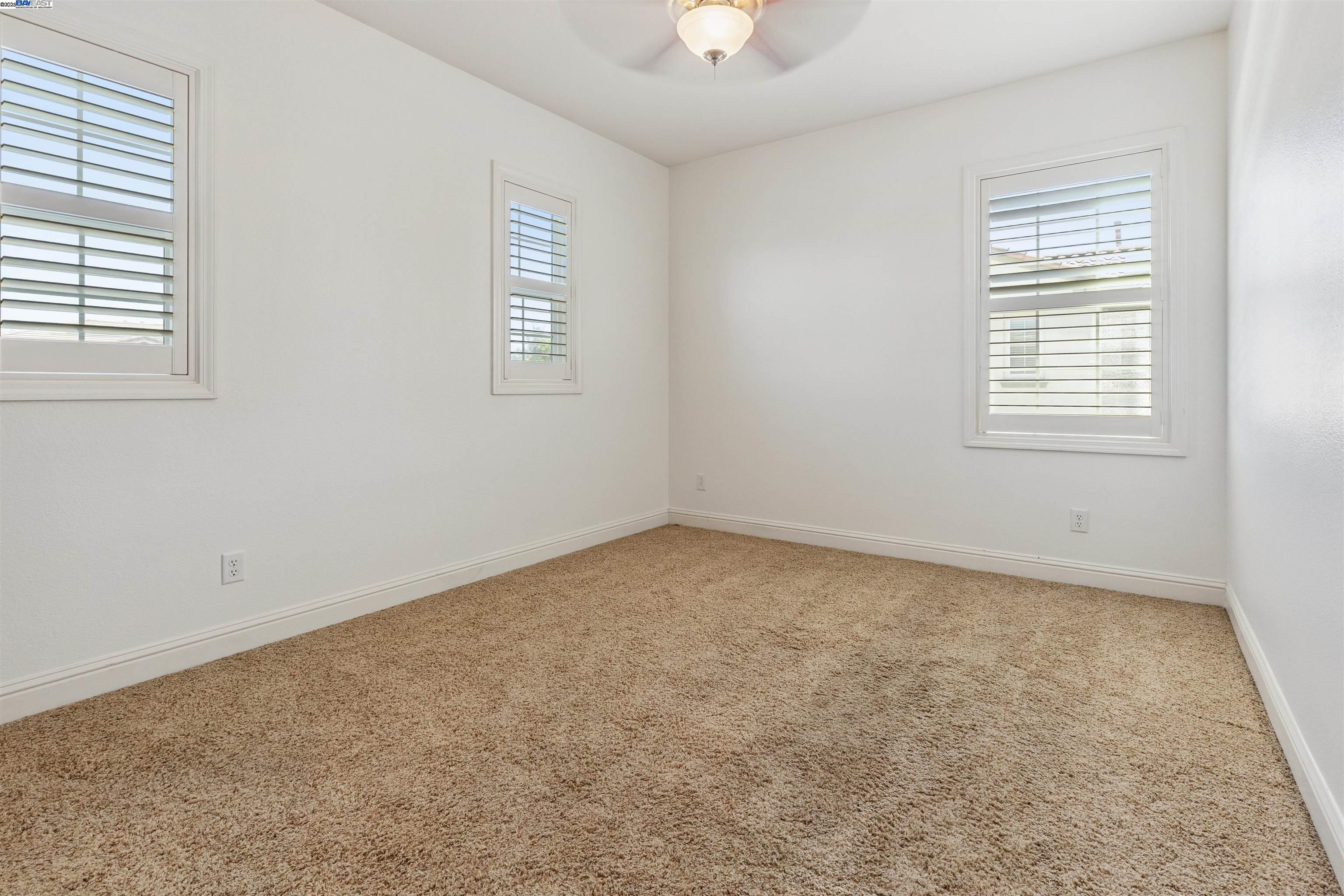 Detail Gallery Image 31 of 51 For 2114 Ranch View Dr, Rocklin,  CA 95765 - 5 Beds | 3 Baths