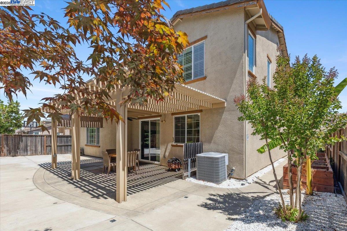 Detail Gallery Image 34 of 51 For 2114 Ranch View Dr, Rocklin,  CA 95765 - 5 Beds | 3 Baths