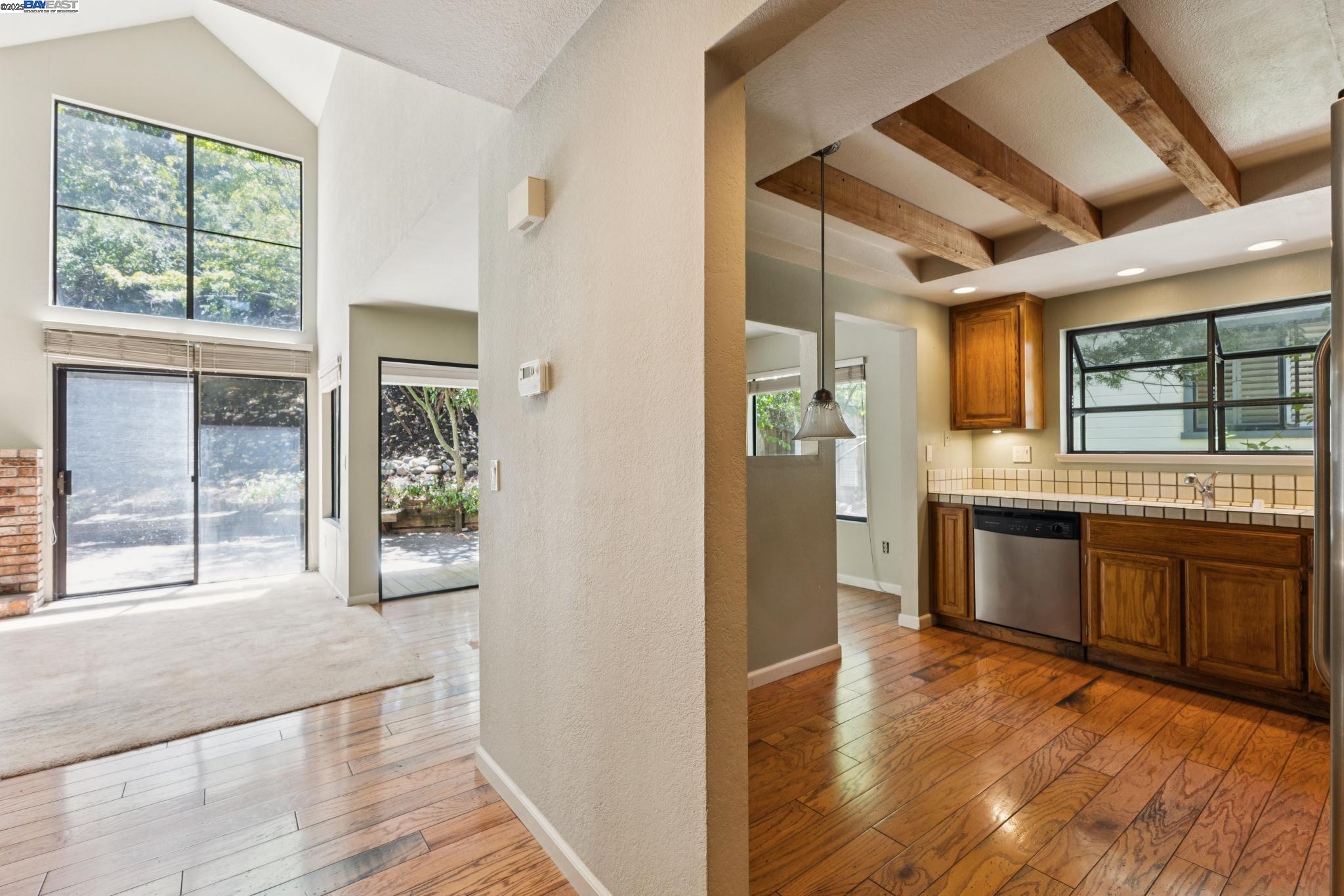 Detail Gallery Image 4 of 46 For 40 Silktree Ct, Danville,  CA 94526 - 3 Beds | 2/1 Baths