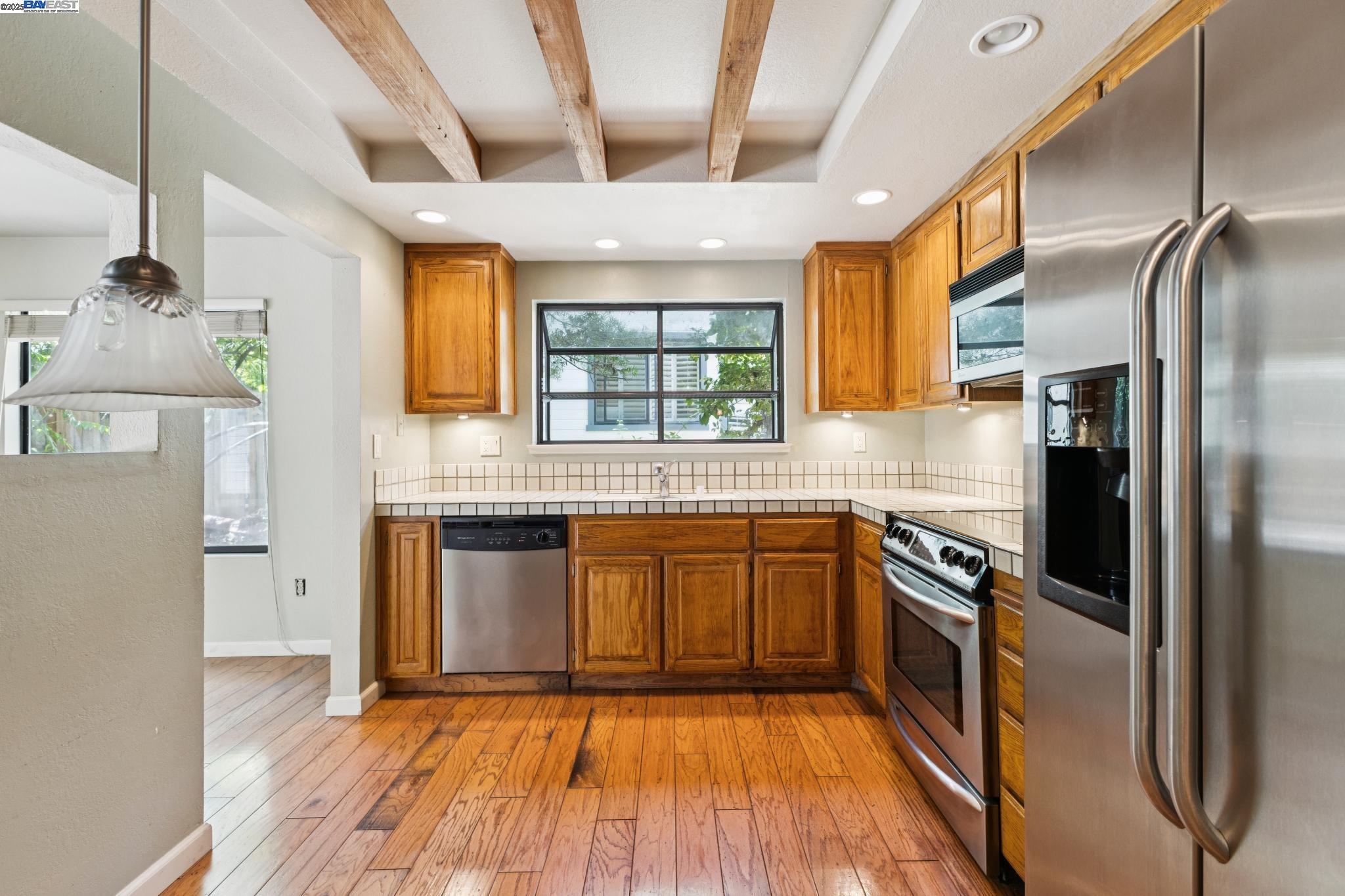 Detail Gallery Image 5 of 46 For 40 Silktree Ct, Danville,  CA 94526 - 3 Beds | 2/1 Baths