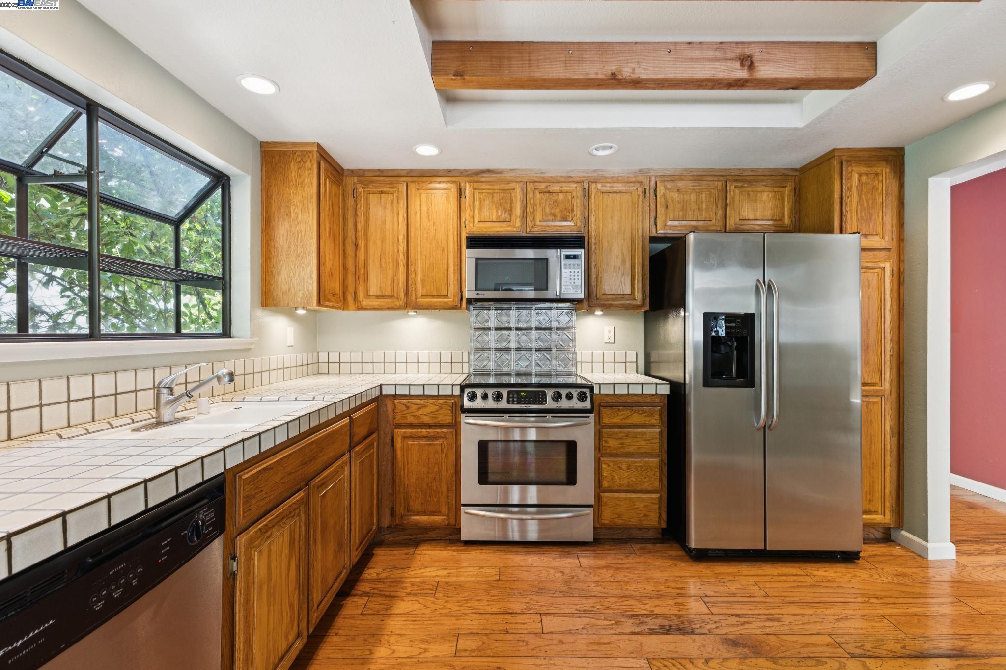 Detail Gallery Image 6 of 46 For 40 Silktree Ct, Danville,  CA 94526 - 3 Beds | 2/1 Baths