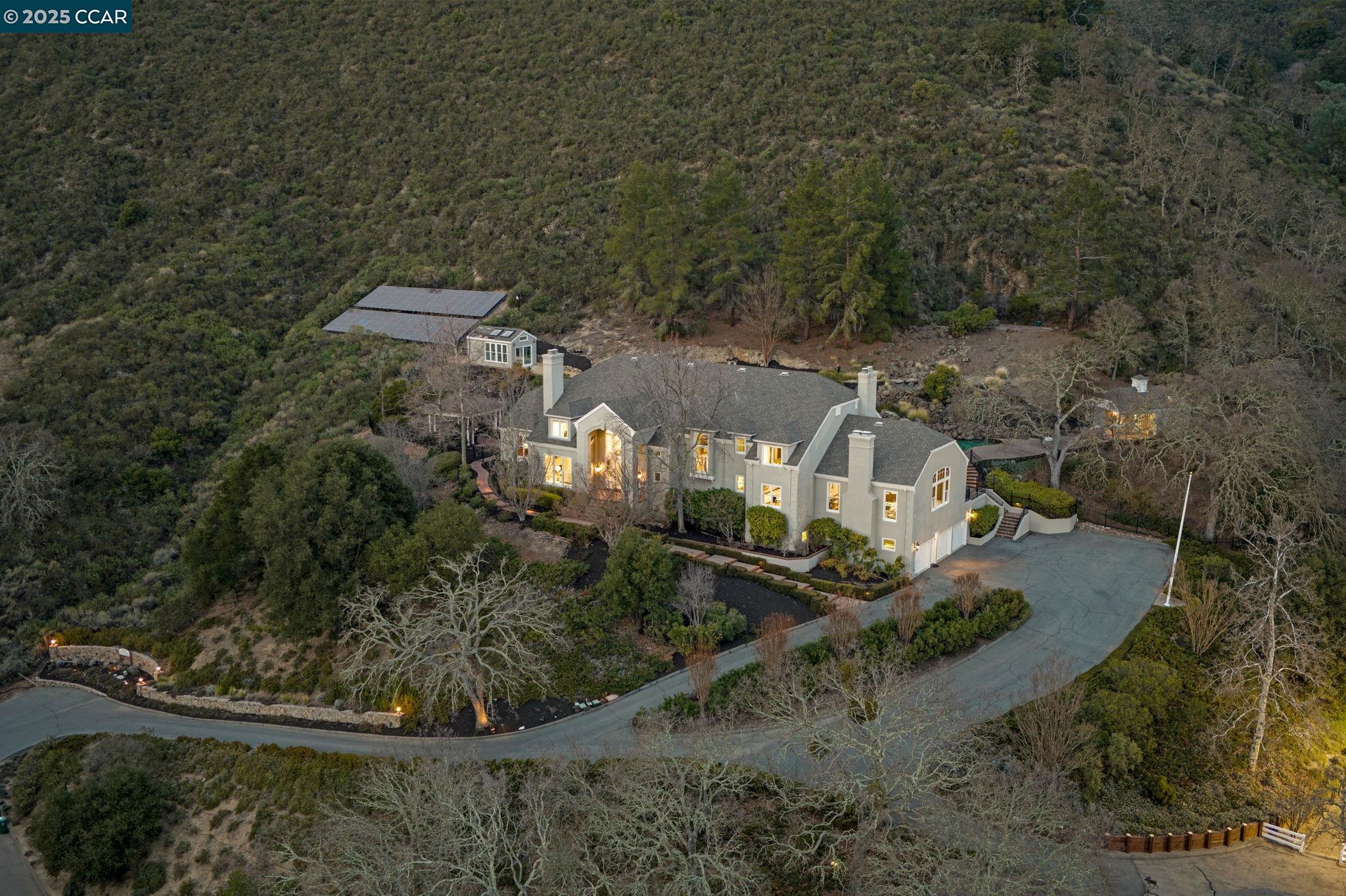 Detail Gallery Image 2 of 60 For 2420 Diablo Lakes Ln, Diablo,  CA 94528 - 6 Beds | 5/2 Baths