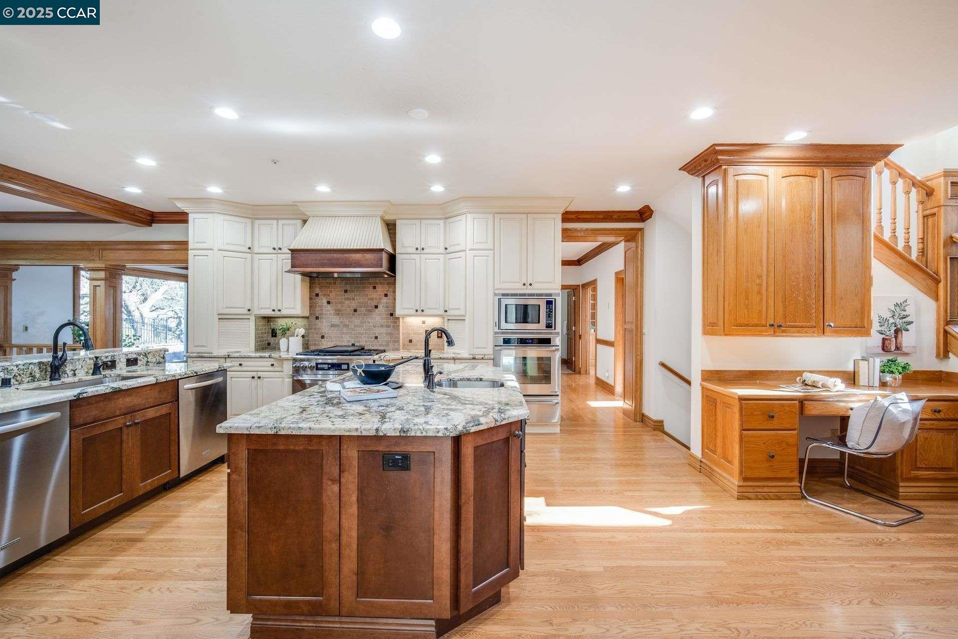 Detail Gallery Image 14 of 60 For 2420 Diablo Lakes Ln, Diablo,  CA 94528 - 6 Beds | 5/2 Baths