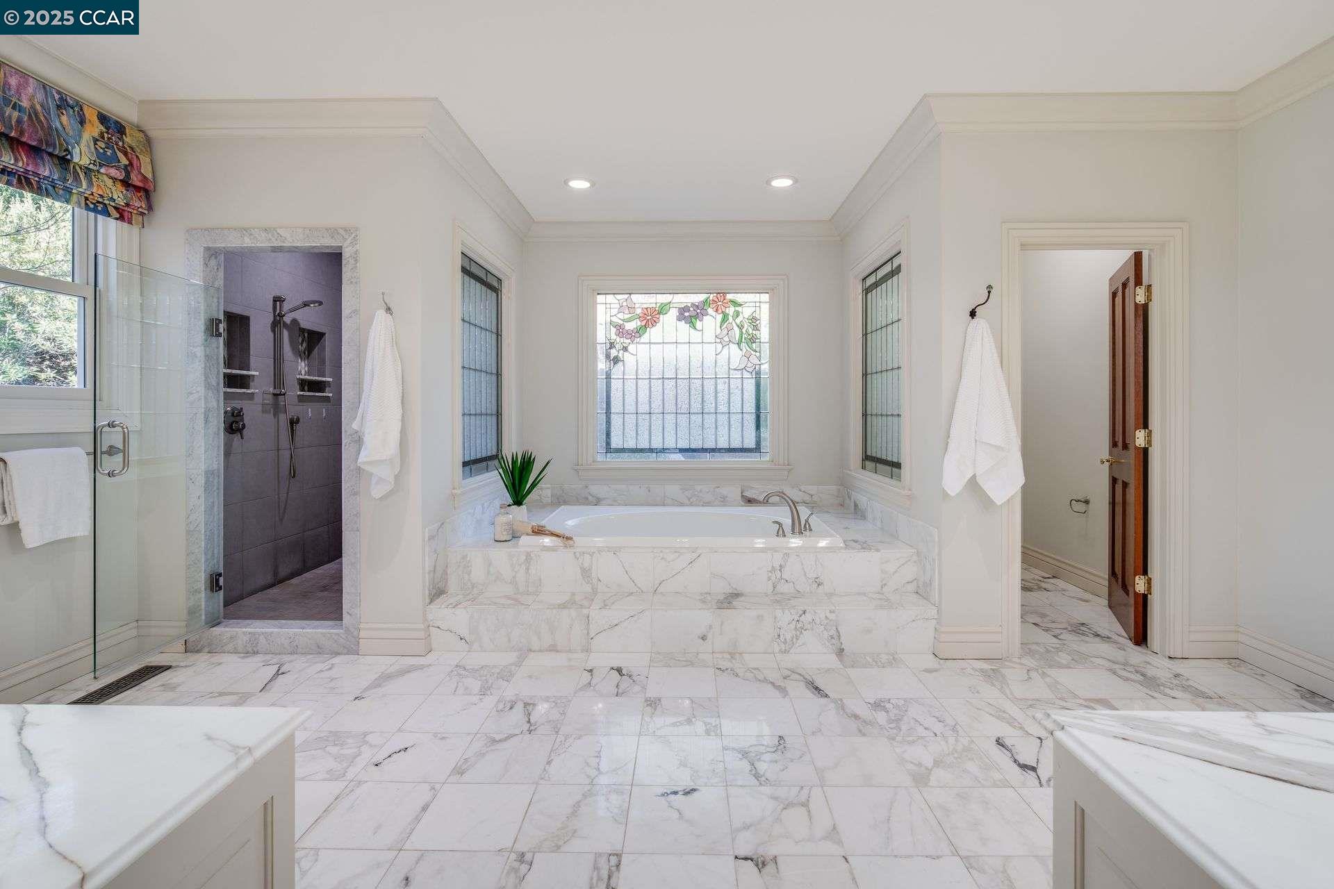 Detail Gallery Image 17 of 60 For 2420 Diablo Lakes Ln, Diablo,  CA 94528 - 6 Beds | 5/2 Baths