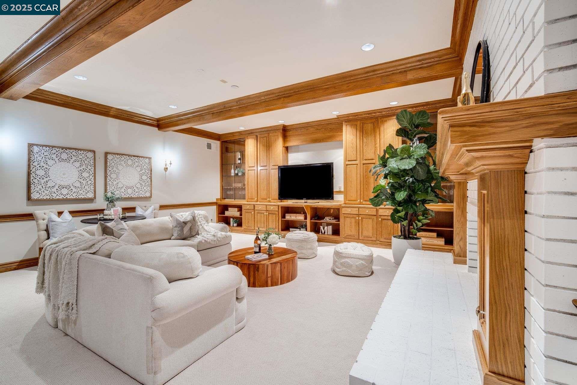 Detail Gallery Image 26 of 60 For 2420 Diablo Lakes Ln, Diablo,  CA 94528 - 6 Beds | 5/2 Baths
