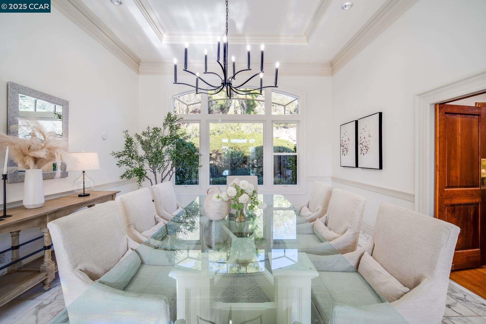 Detail Gallery Image 9 of 60 For 2420 Diablo Lakes Ln, Diablo,  CA 94528 - 6 Beds | 5/2 Baths