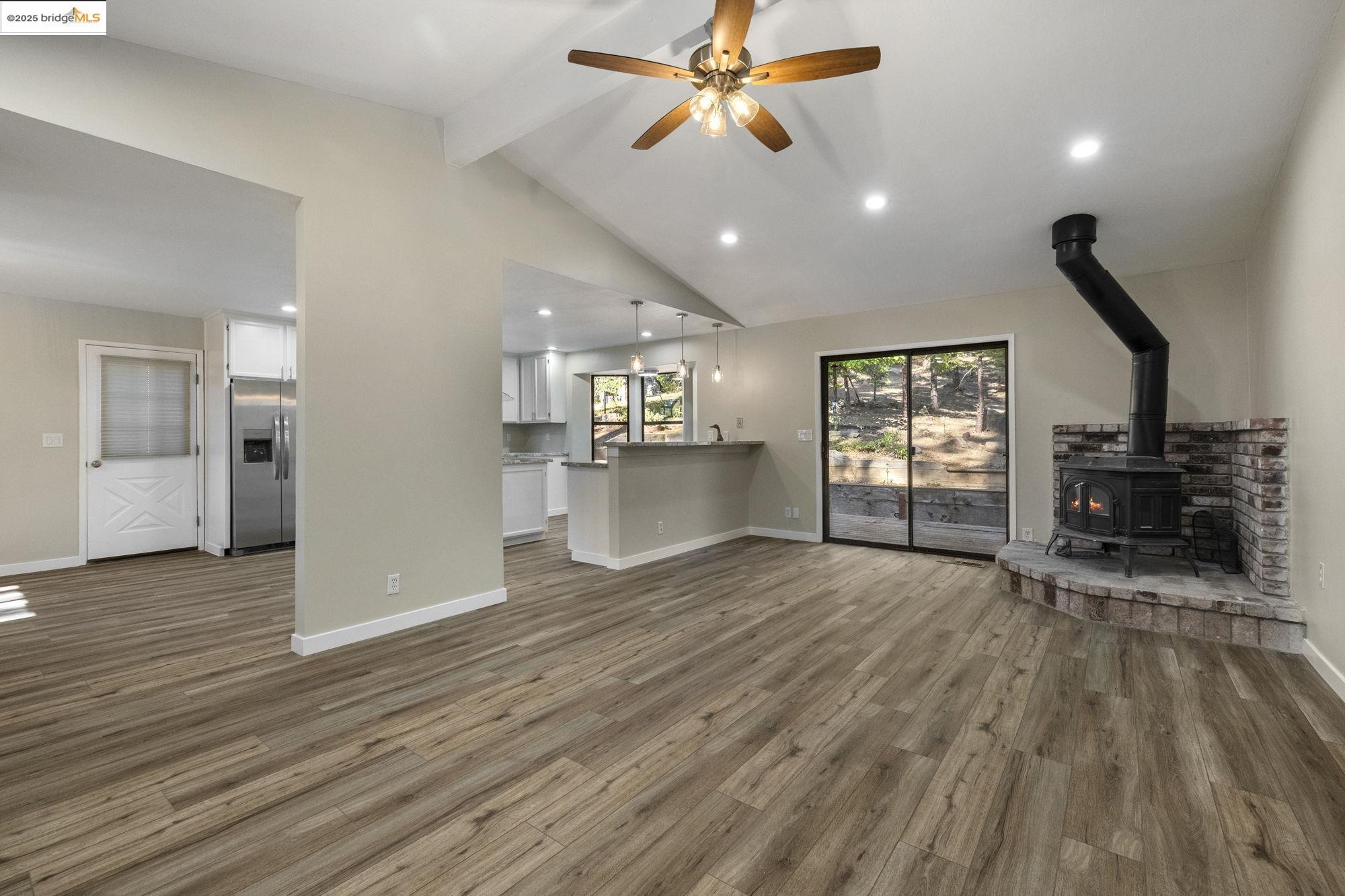 Detail Gallery Image 8 of 40 For 22693 Tamarack Dr, Twain Harte,  CA 95383 - 3 Beds | 2/1 Baths