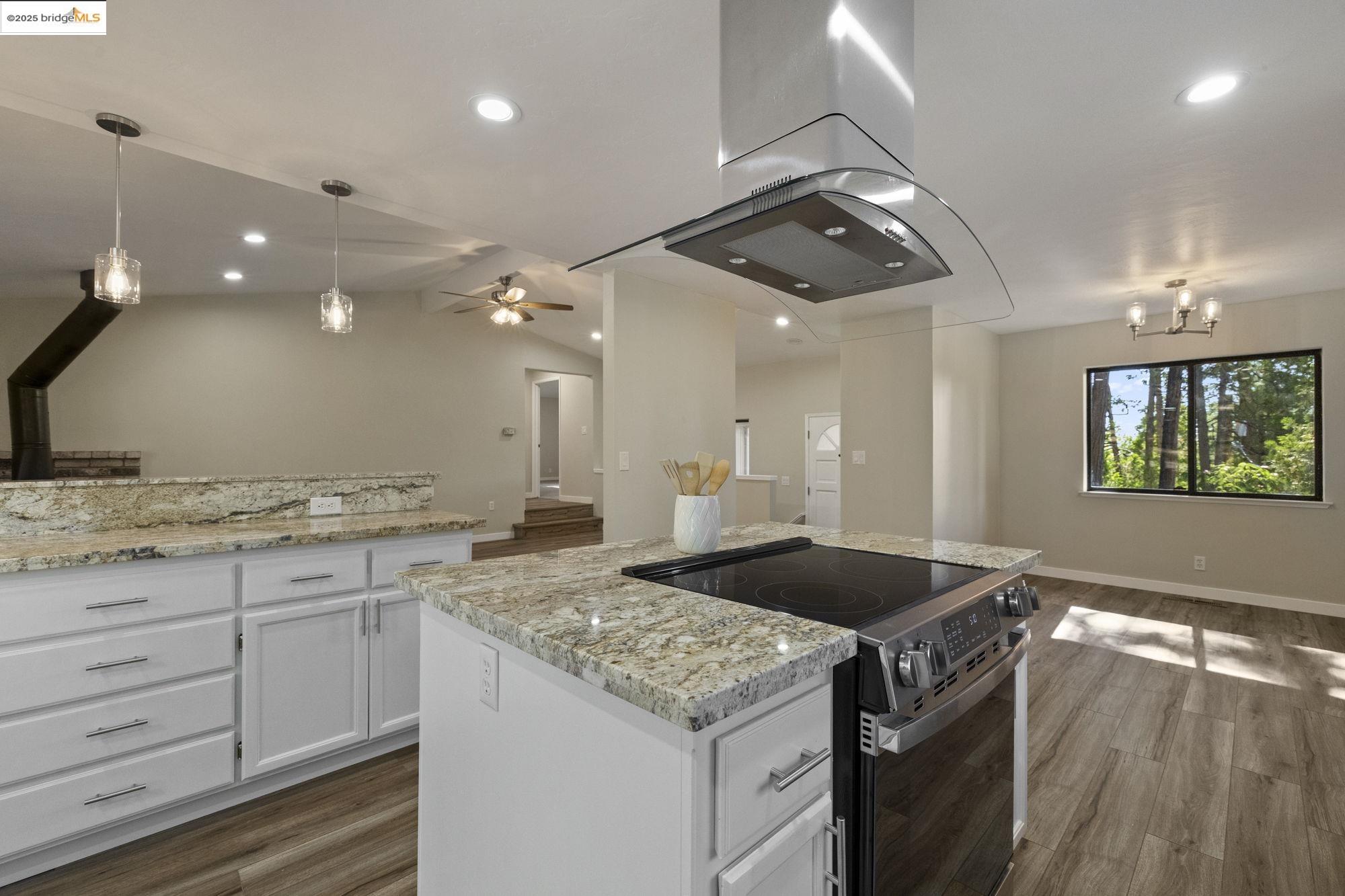 Detail Gallery Image 10 of 38 For 22693 Tamarack Dr, Twain Harte,  CA 95383 - 3 Beds | 2/1 Baths