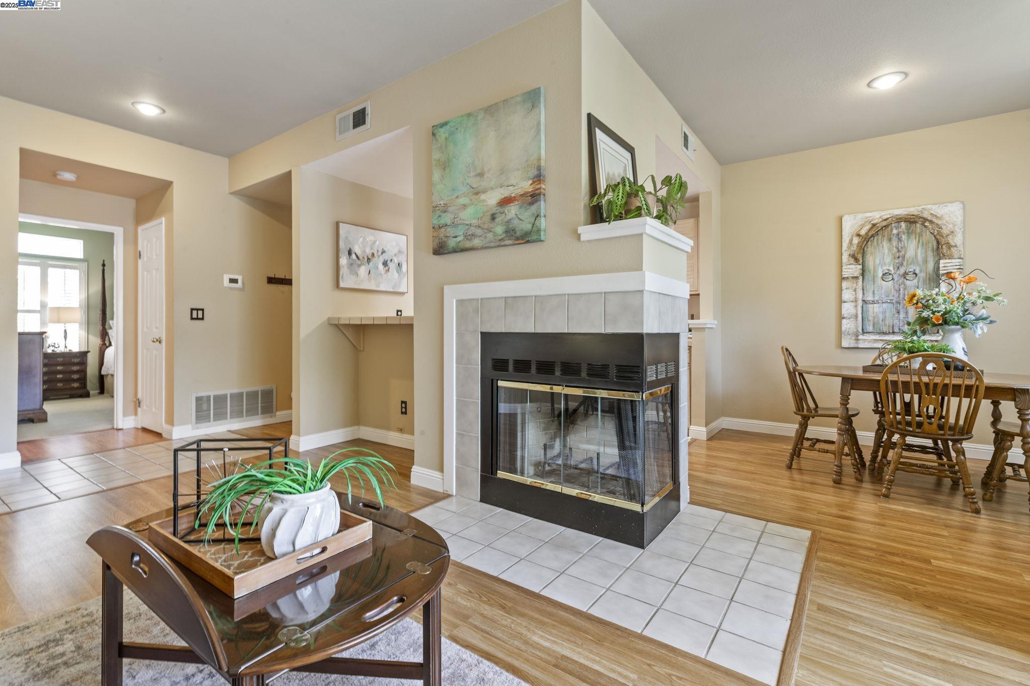 Photo #8: 41104482 Listing: Photo #8