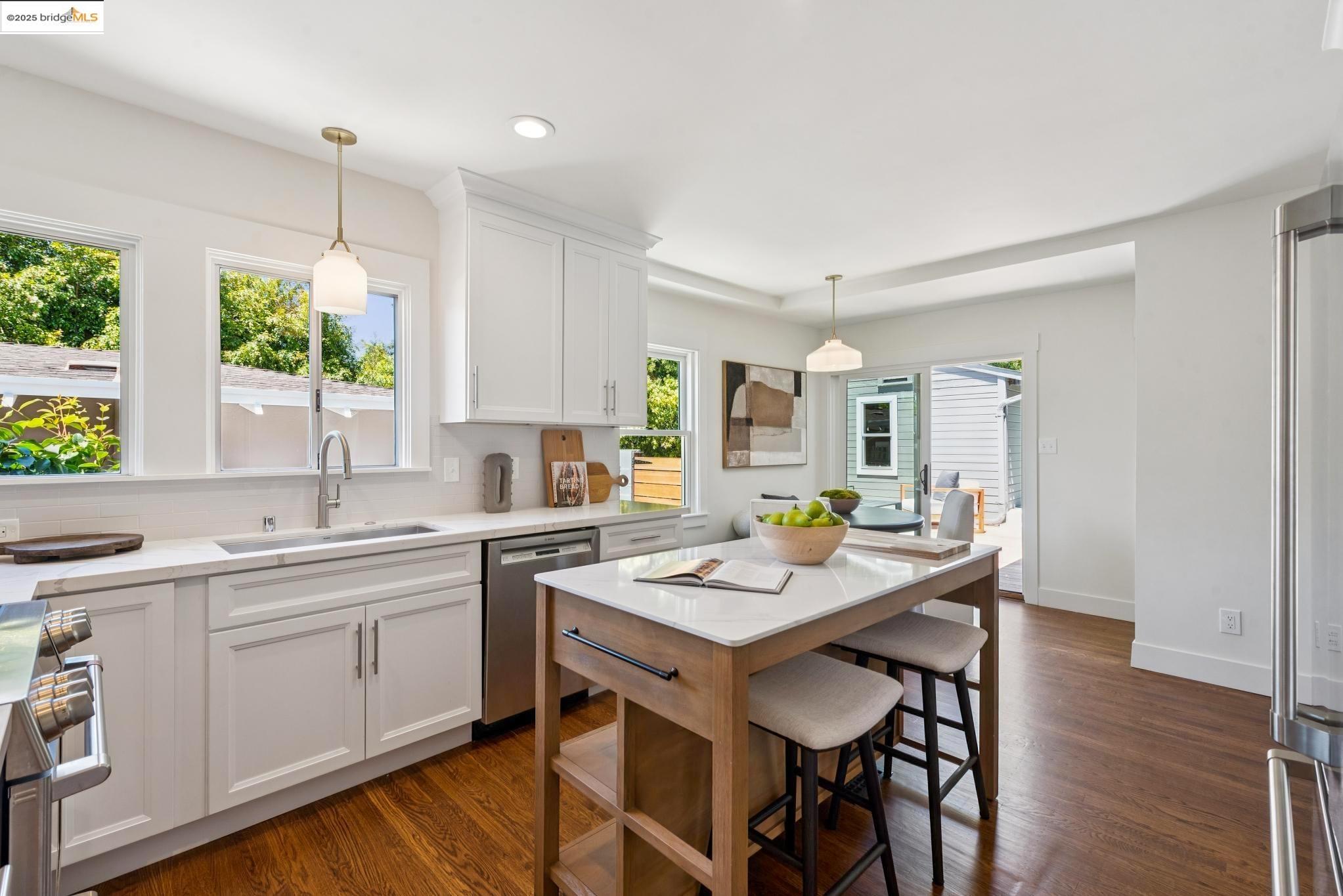 Detail Gallery Image 18 of 53 For 1424 Wellington St, Oakland,  CA 94602 - 3 Beds | 2 Baths