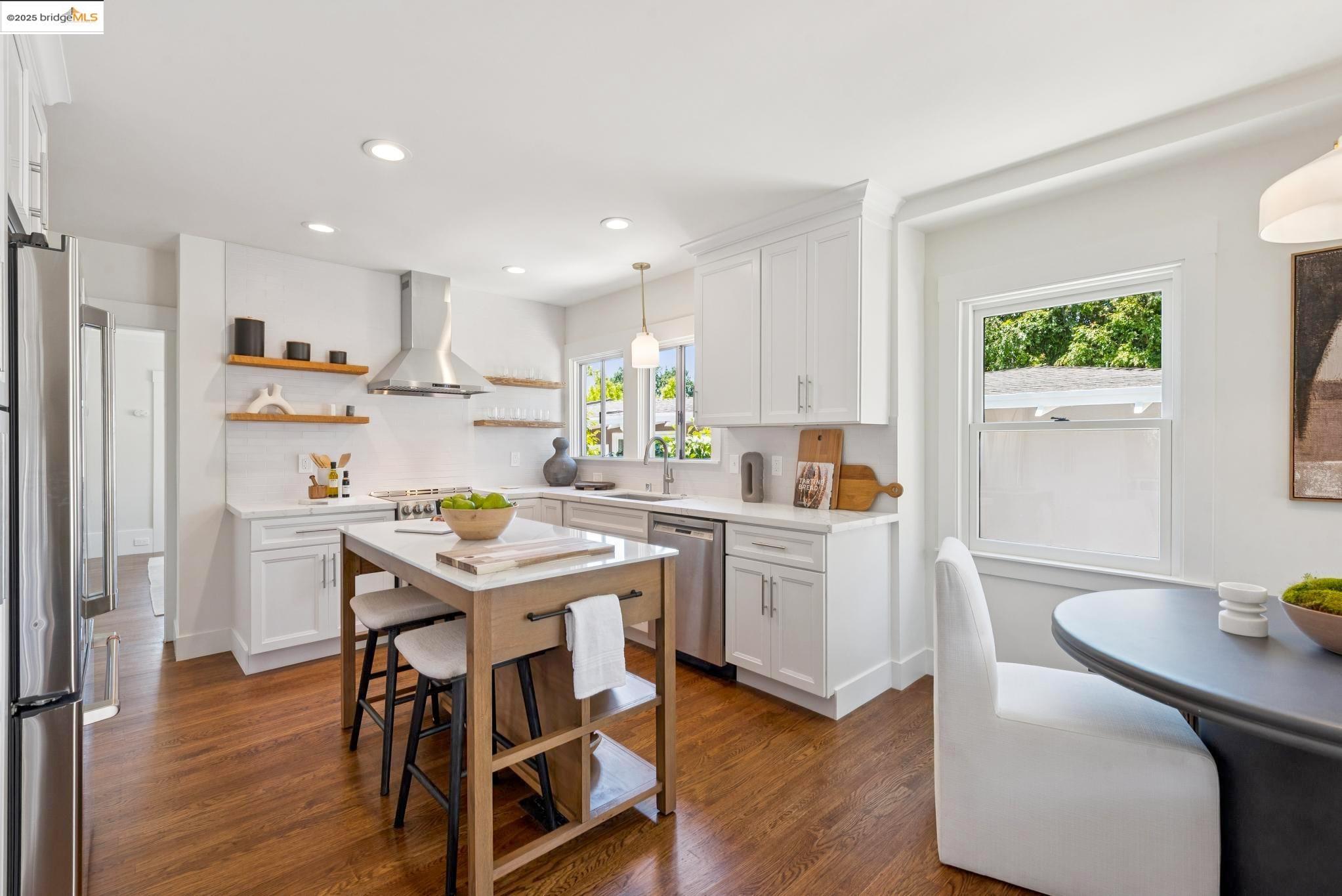 Detail Gallery Image 21 of 53 For 1424 Wellington St, Oakland,  CA 94602 - 3 Beds | 2 Baths