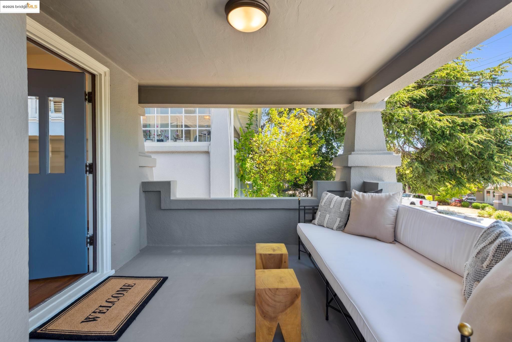 Detail Gallery Image 5 of 53 For 1424 Wellington St, Oakland,  CA 94602 - 3 Beds | 2 Baths