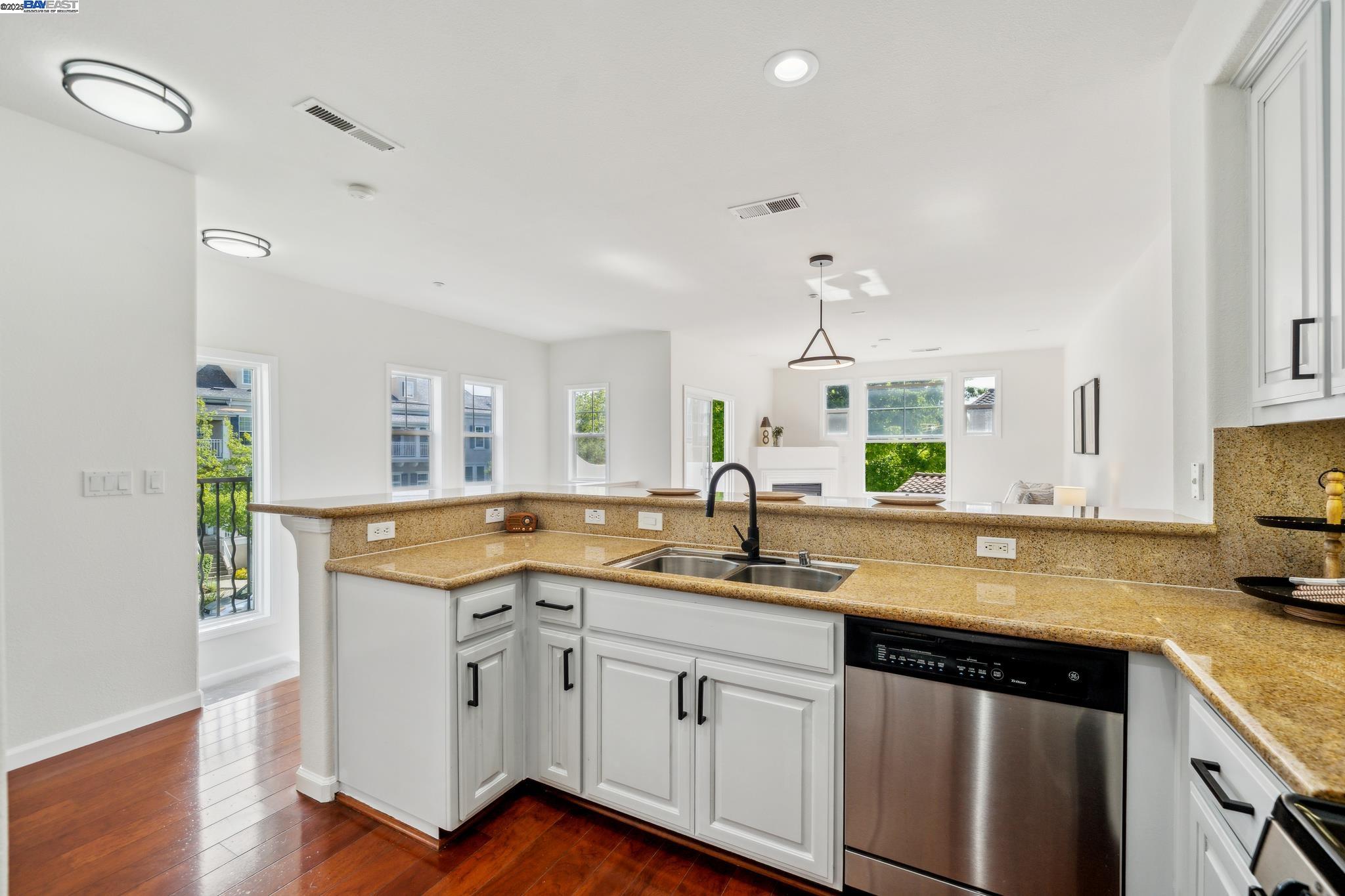 Photo #12: 41104486 Listing: Photo #12