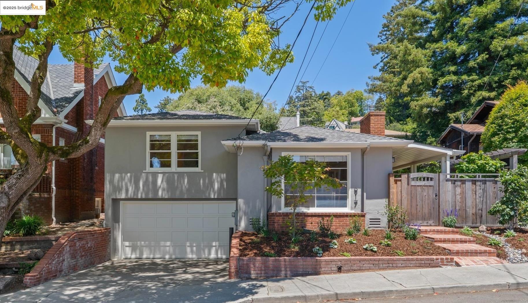 Detail Gallery Image 2 of 49 For 917 Regal Rd, Berkeley,  CA 94708 - 3 Beds | 2/1 Baths