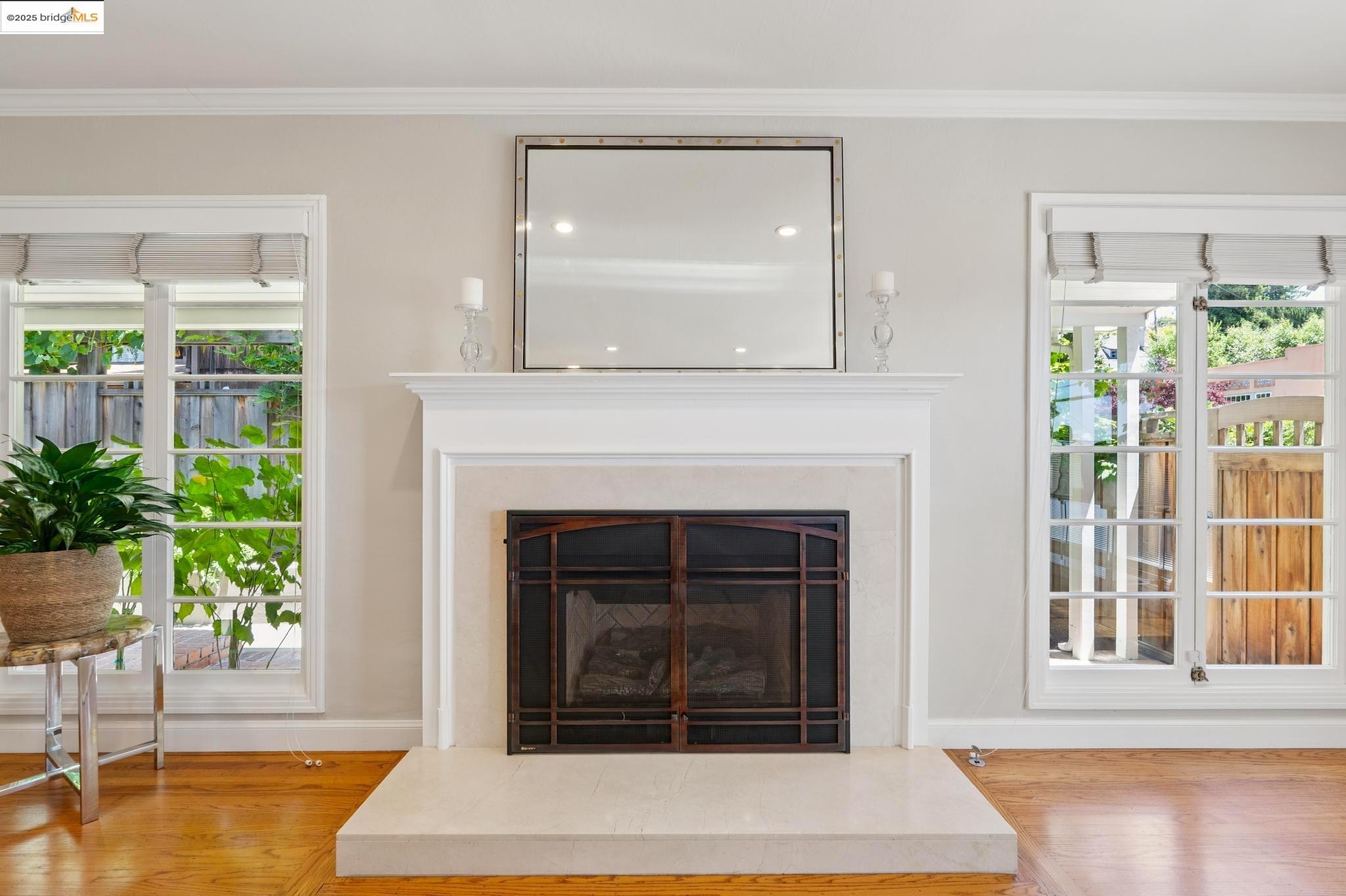 Detail Gallery Image 11 of 49 For 917 Regal Rd, Berkeley,  CA 94708 - 3 Beds | 2/1 Baths