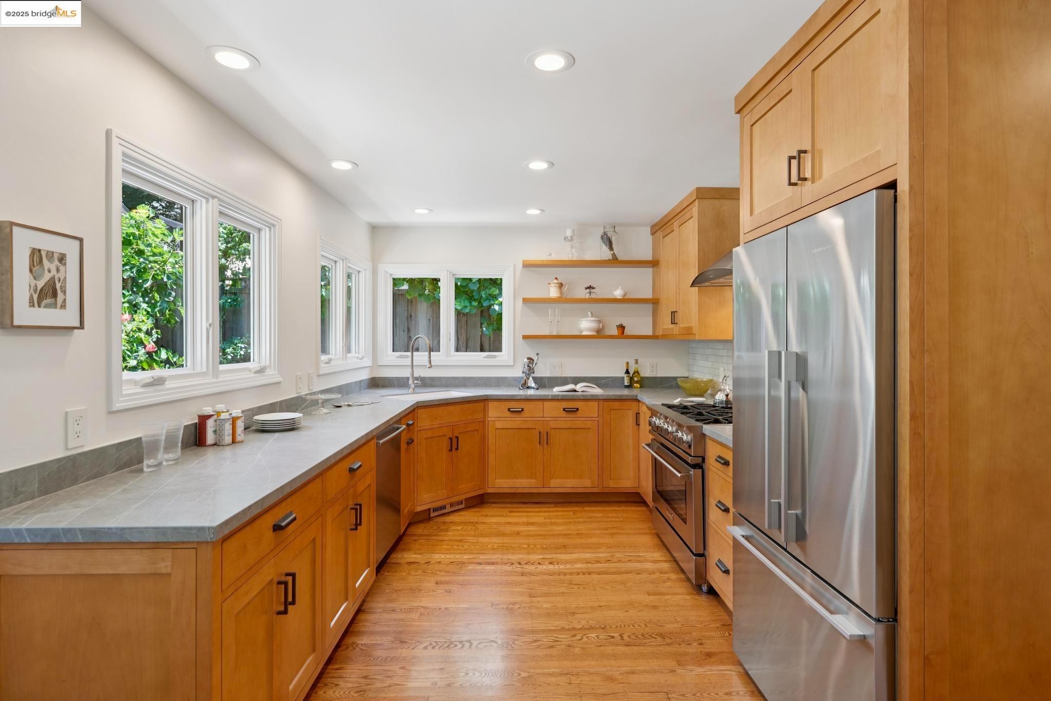Detail Gallery Image 16 of 49 For 917 Regal Rd, Berkeley,  CA 94708 - 3 Beds | 2/1 Baths