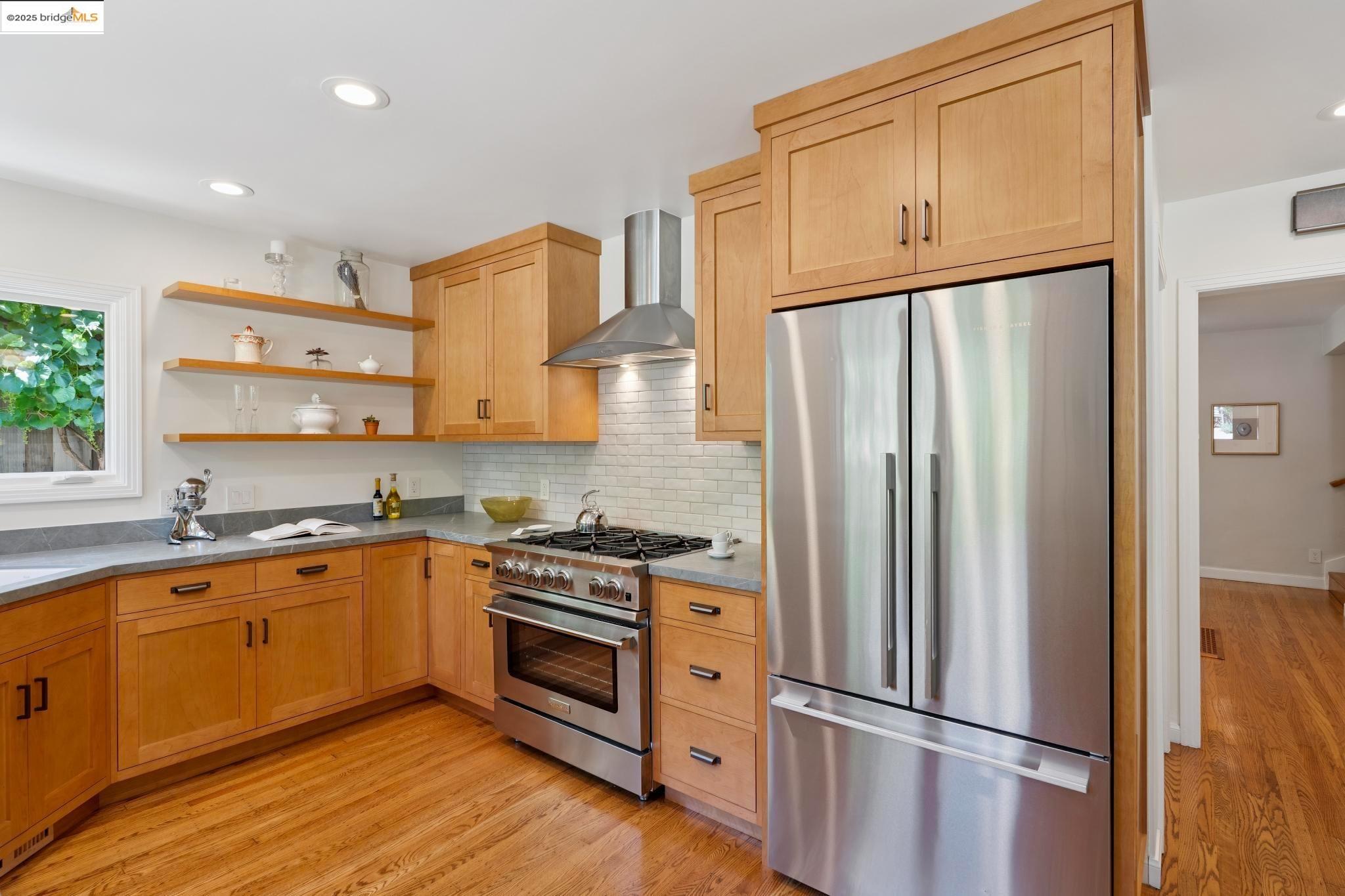 Detail Gallery Image 17 of 49 For 917 Regal Rd, Berkeley,  CA 94708 - 3 Beds | 2/1 Baths