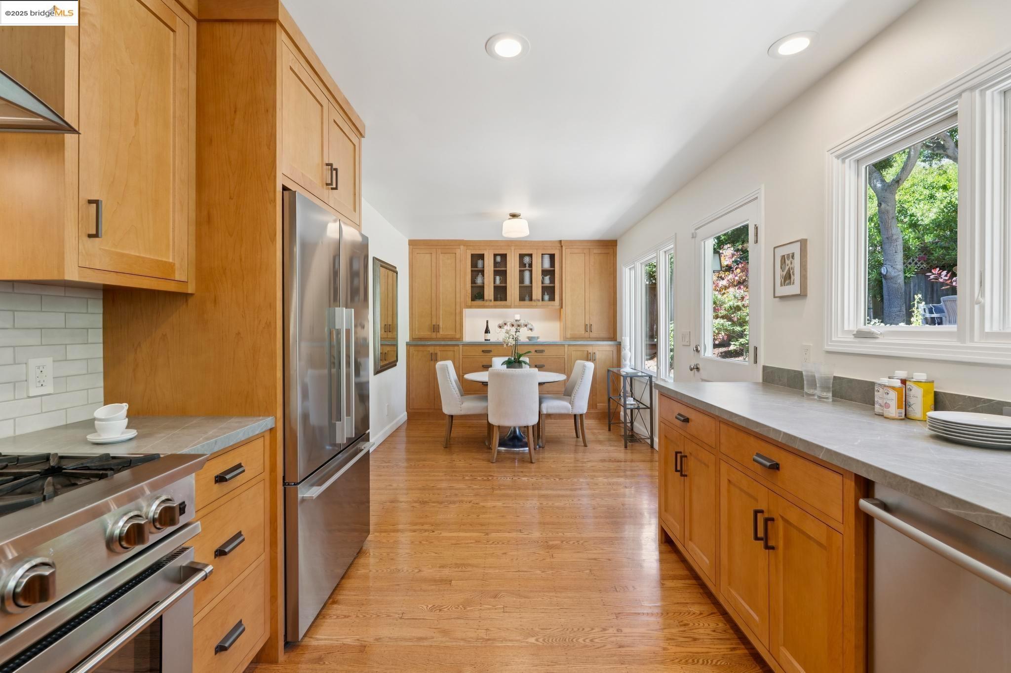 Detail Gallery Image 20 of 49 For 917 Regal Rd, Berkeley,  CA 94708 - 3 Beds | 2/1 Baths