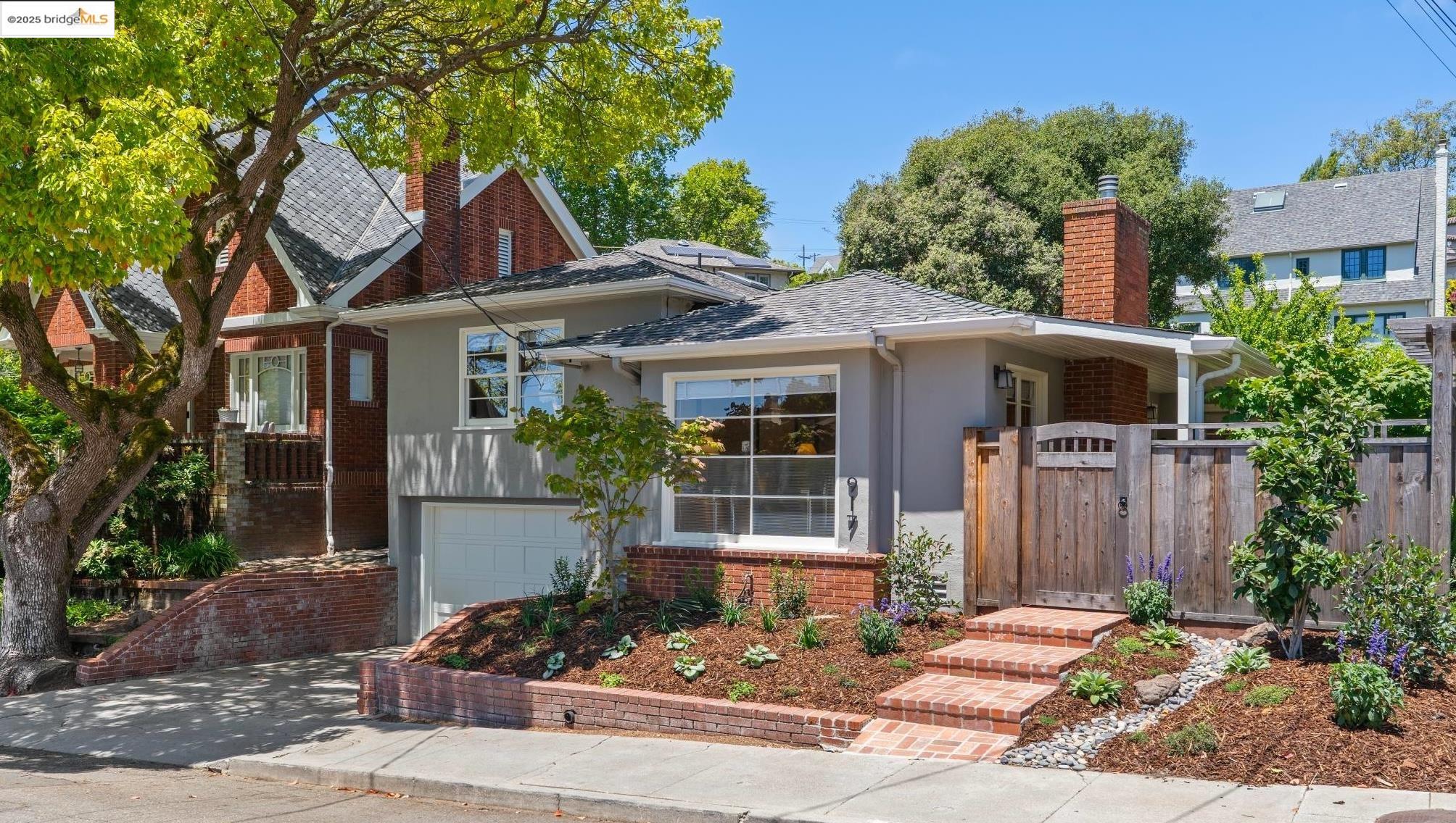 Detail Gallery Image 3 of 49 For 917 Regal Rd, Berkeley,  CA 94708 - 3 Beds | 2/1 Baths