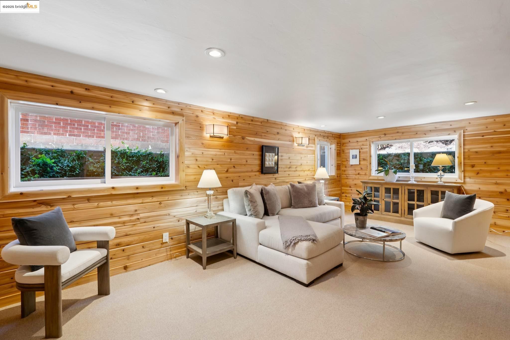 Detail Gallery Image 25 of 49 For 917 Regal Rd, Berkeley,  CA 94708 - 3 Beds | 2/1 Baths